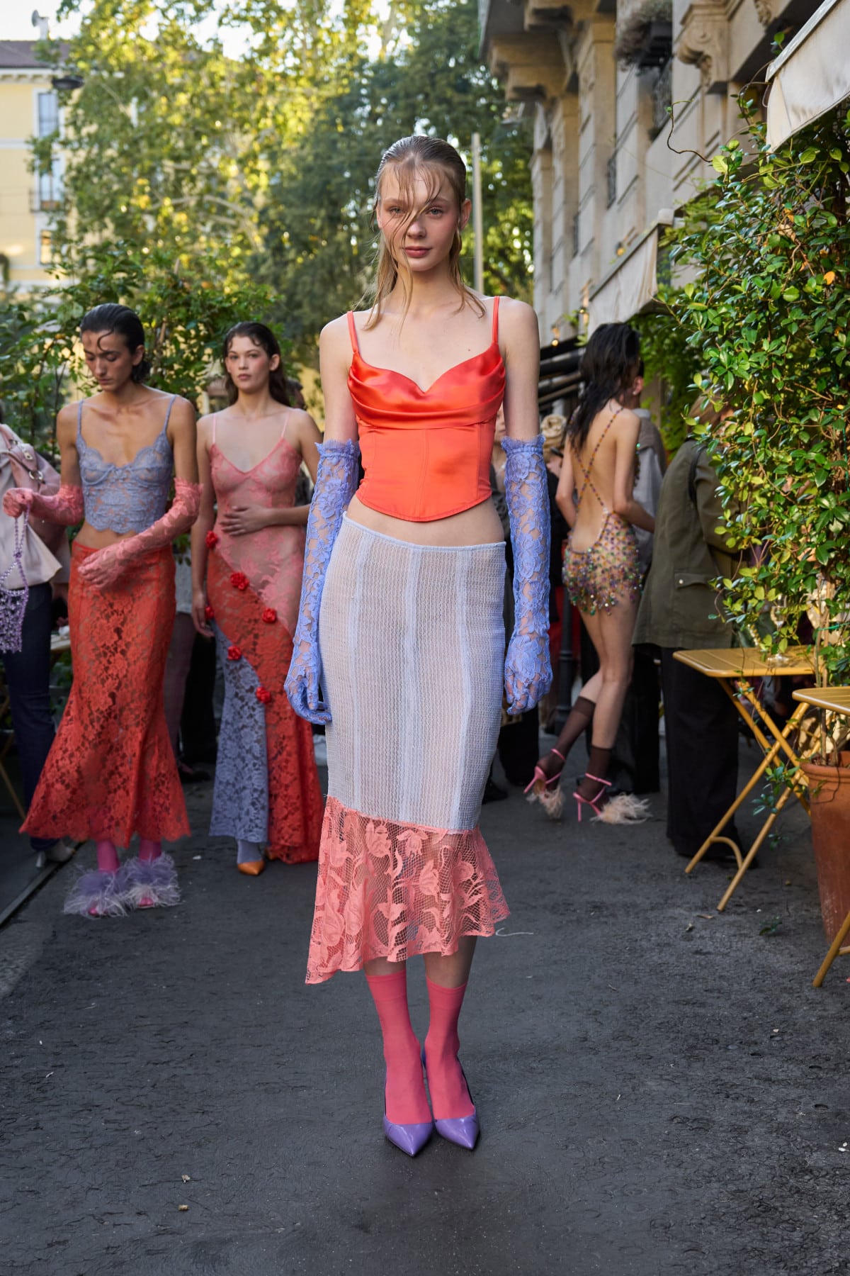 В тренді мереживна спідниця: поради зі стилізації модного ретро-елементу.
5