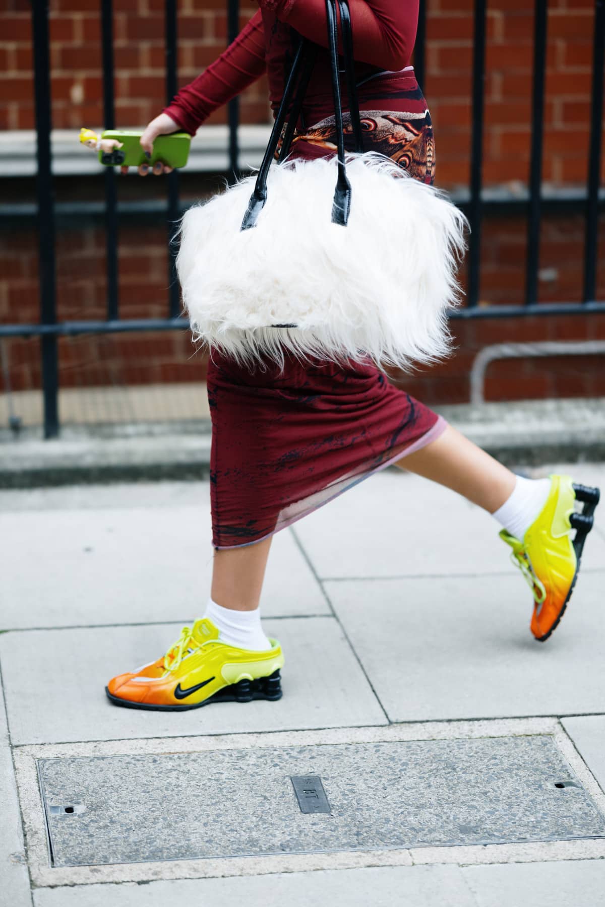 В тренді не тільки класика: Які відтінки снікерів будуть актуальні в 2026?
12