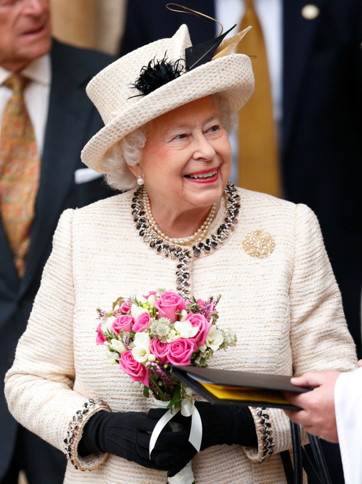 12 ефектних виходів королеви Єлизавети ІІ, що доводять її звання ікони стилю
0