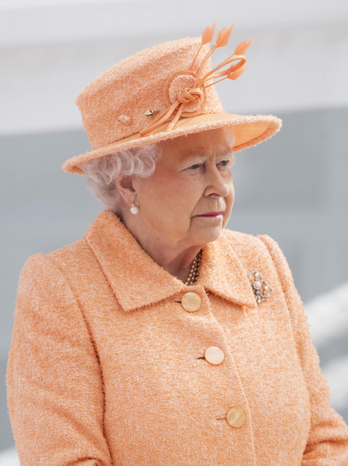 12 ефектних виходів королеви Єлизавети ІІ, що доводять її звання ікони стилю
2