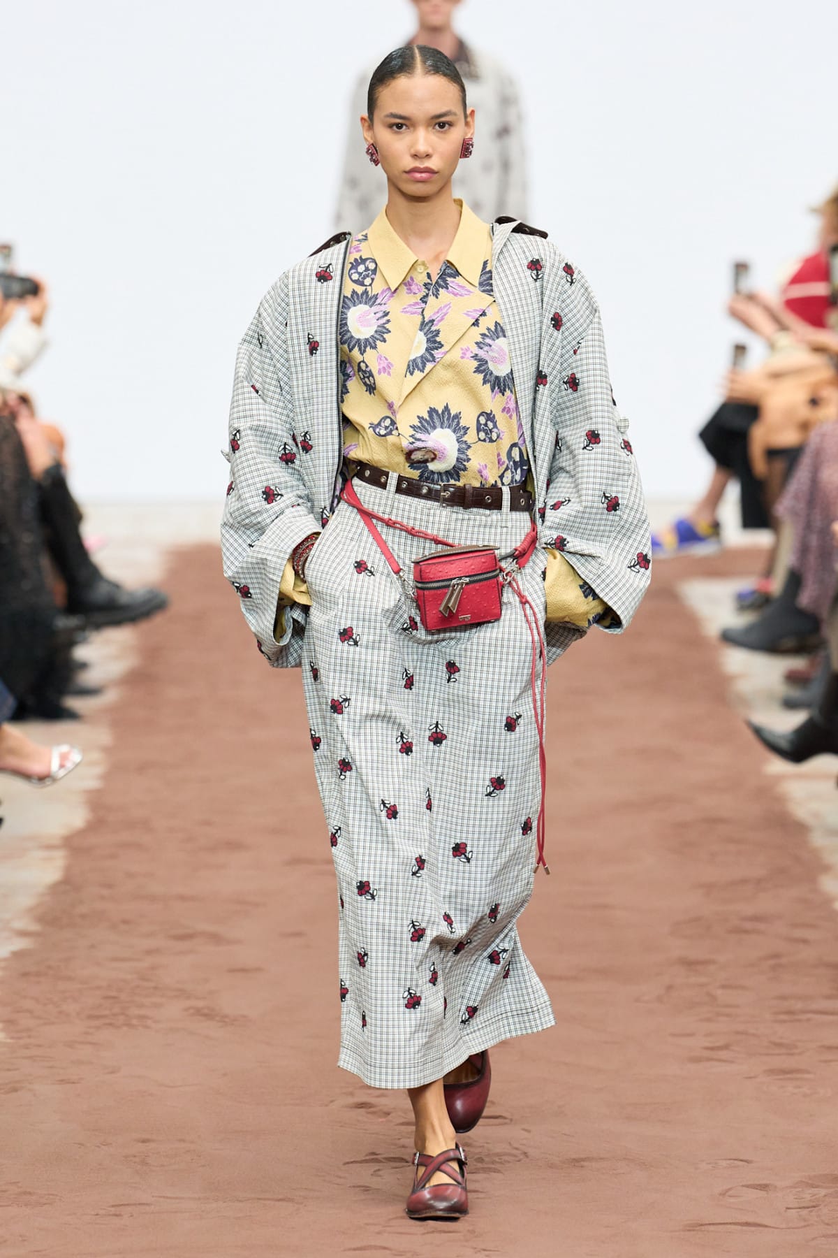 Побудова гардеробу щастя: 5 легких кроків
44