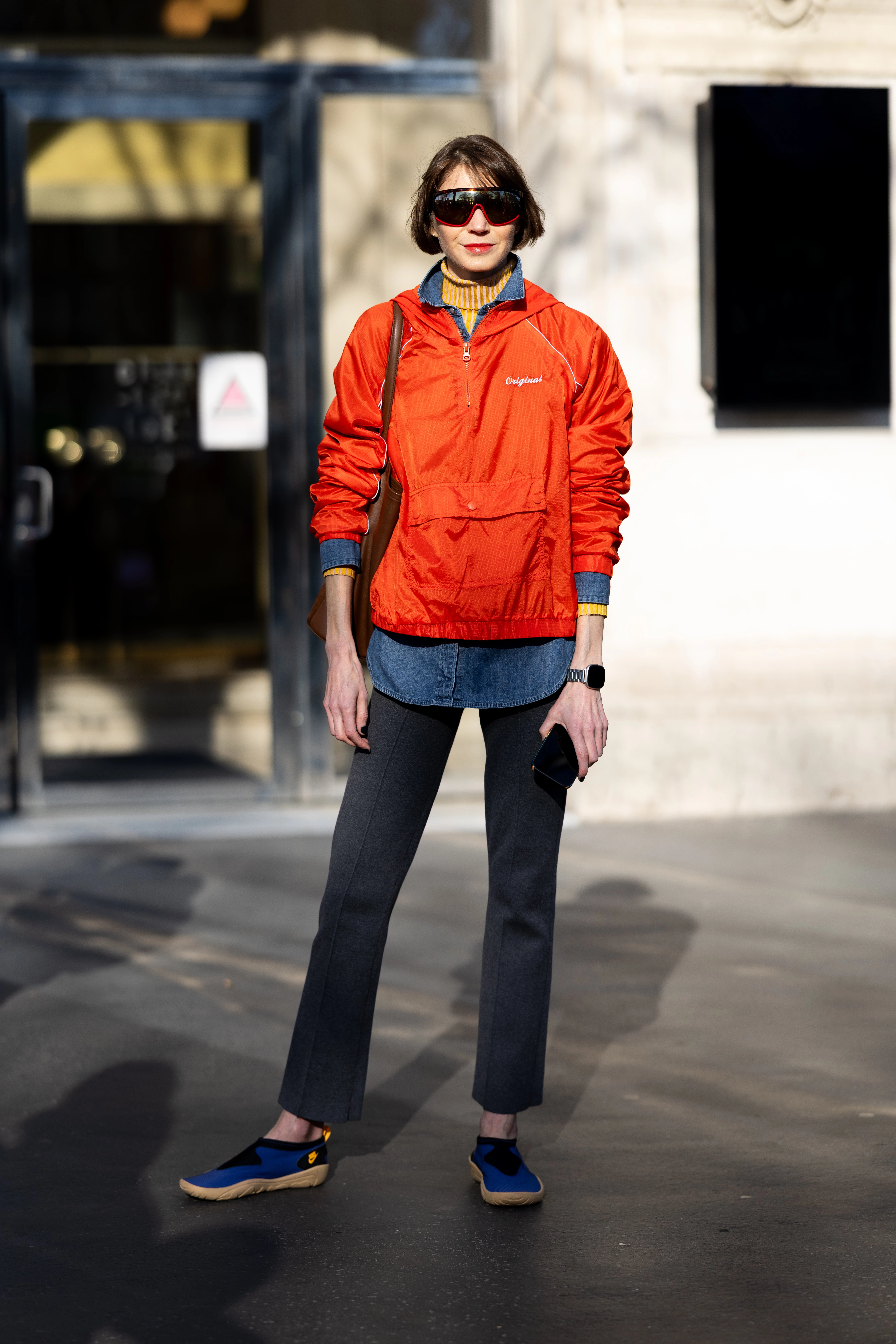 Багряна куртка: топ-вкладення у стиль 20269