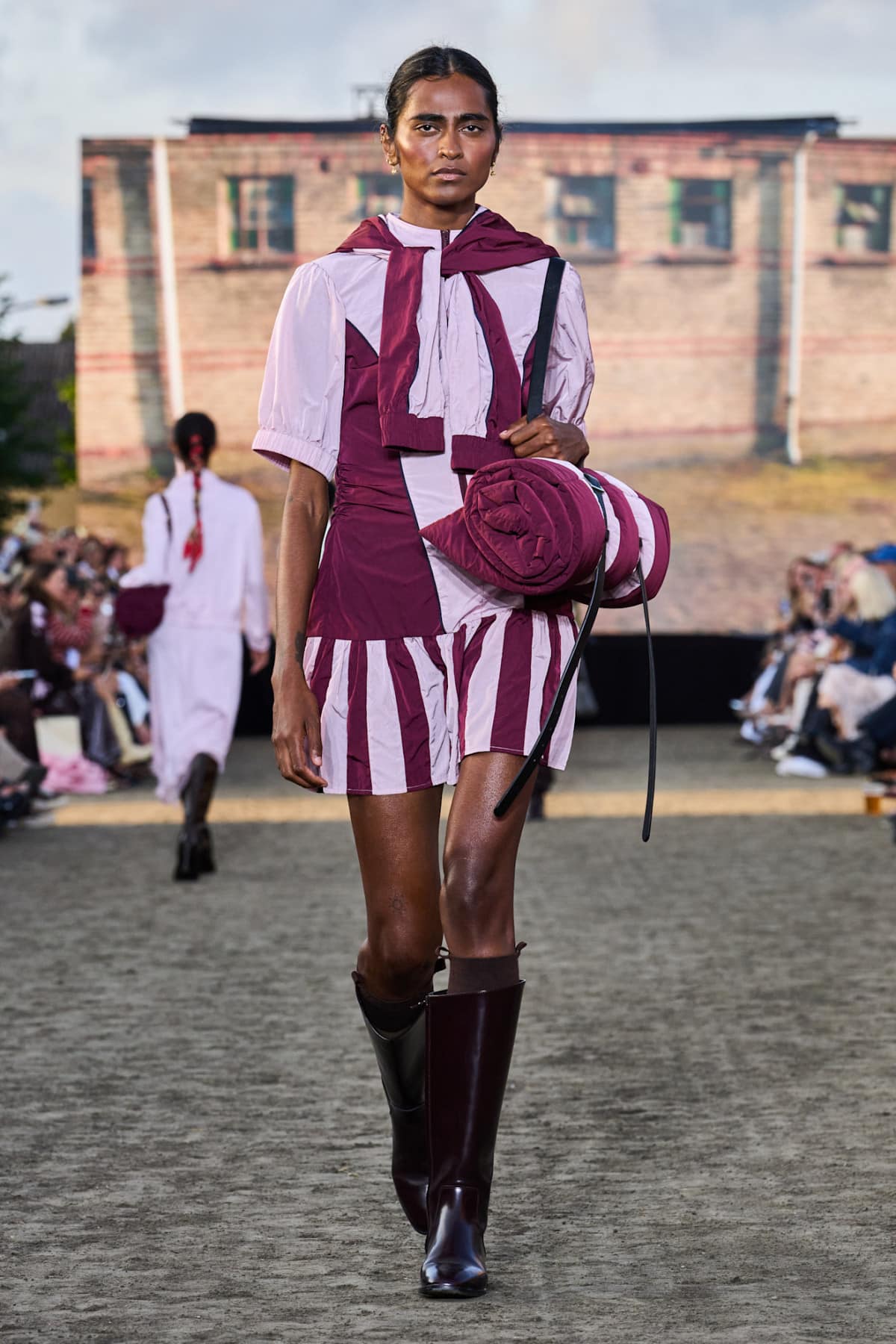 Побудова гардеробу щастя: 5 легких кроків
8