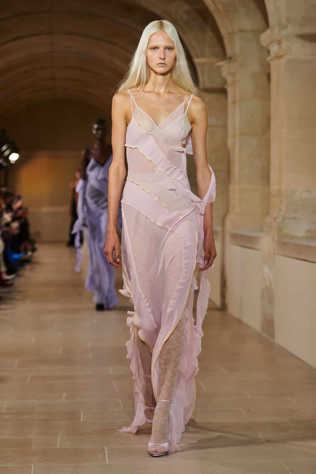 Модна еволюція Вікторії Бекхем: від злету до порятунку власної марки
11