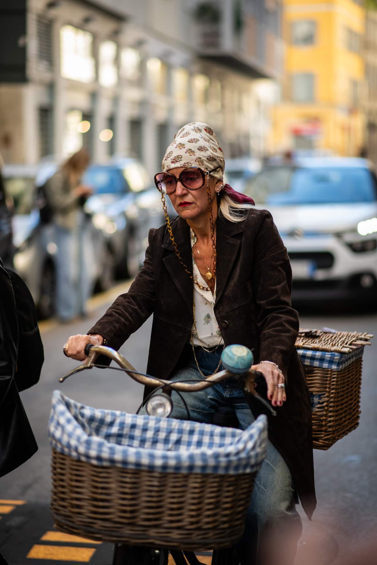 Хустка: модний акцент весняно-літнього сезону та 15 трендових варіацій стилізації
4