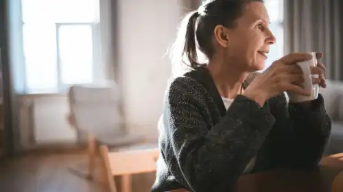 Секрети старіння: чи видає светр та як прийняти свій вік