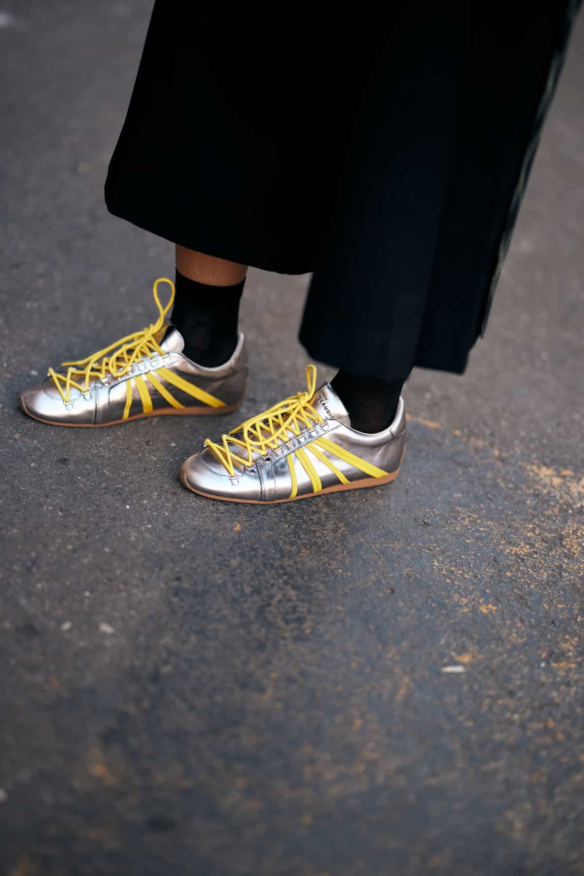 В тренді не тільки класика: Які відтінки снікерів будуть актуальні в 2026?
10