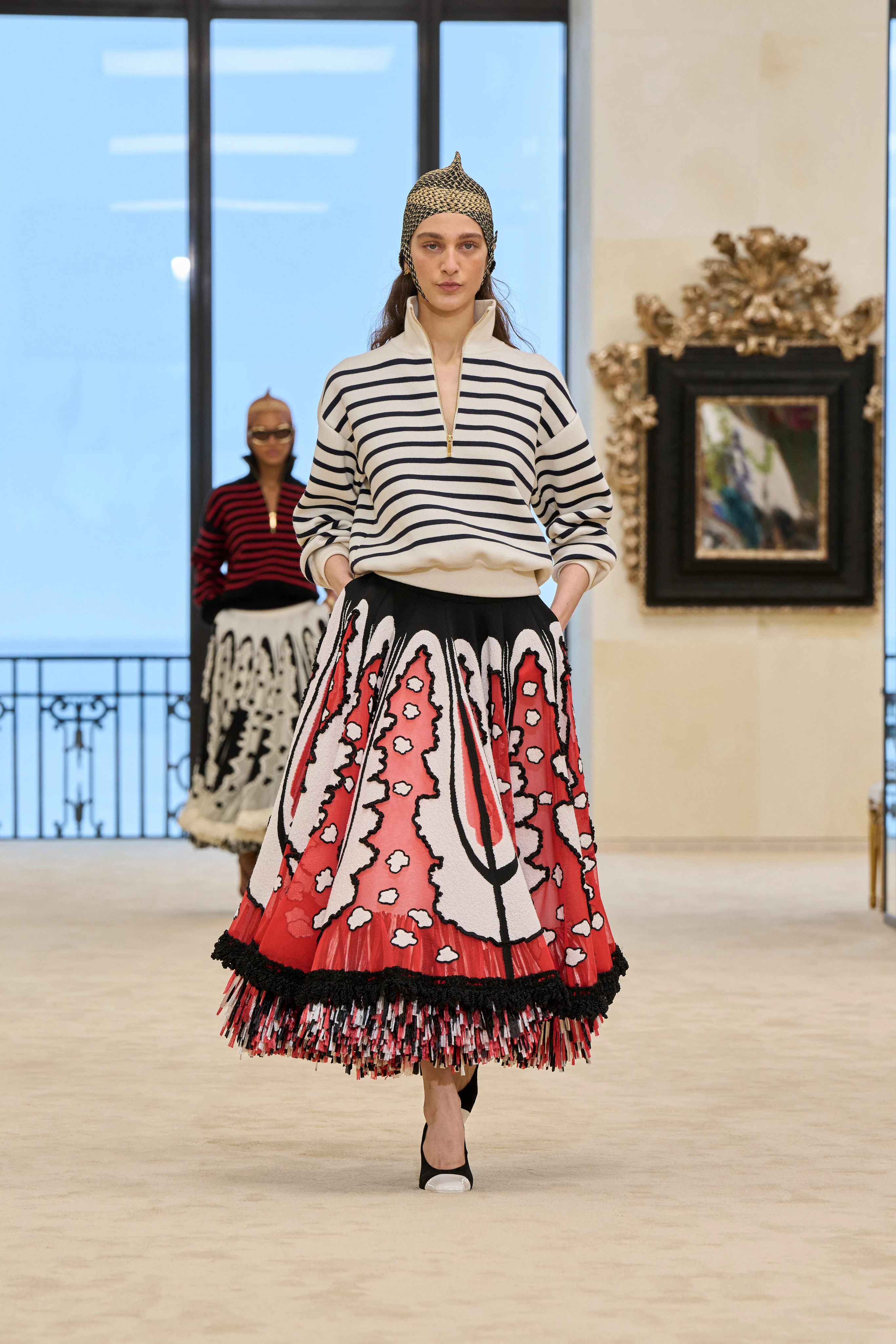 Ефектне відродження: Chanel показали свіжу круїзну лінію в Біарриці
0