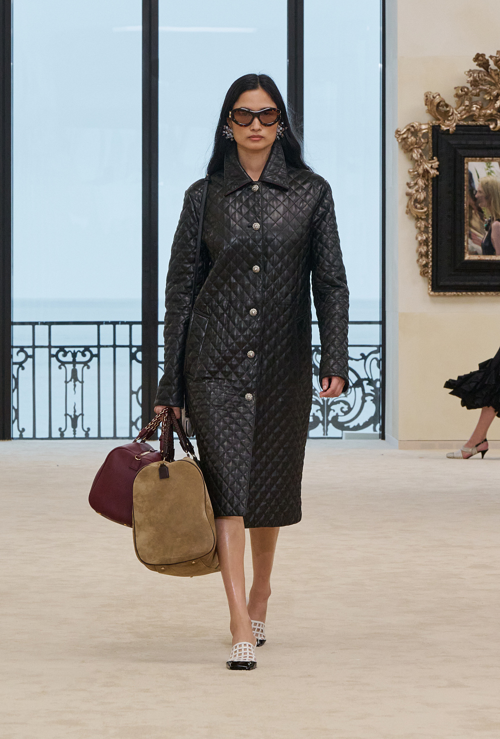 Назад до коріння: круїзна лінія Chanel 2026/27, дебют у знаковій Біарріц
32