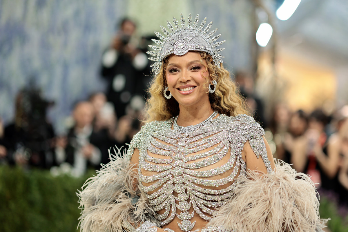 Met Gala 2026: Топ-16 найефектніших жіночих появ на червоному хіднику
0