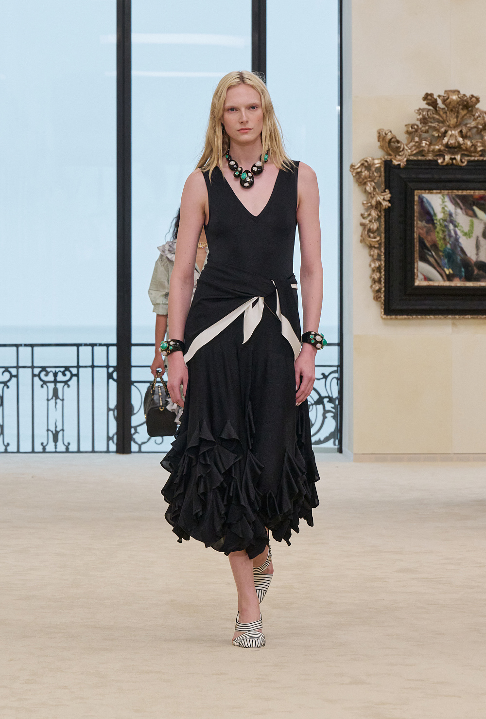 Назад до коріння: круїзна лінія Chanel 2026/27, дебют у знаковій Біарріц
36