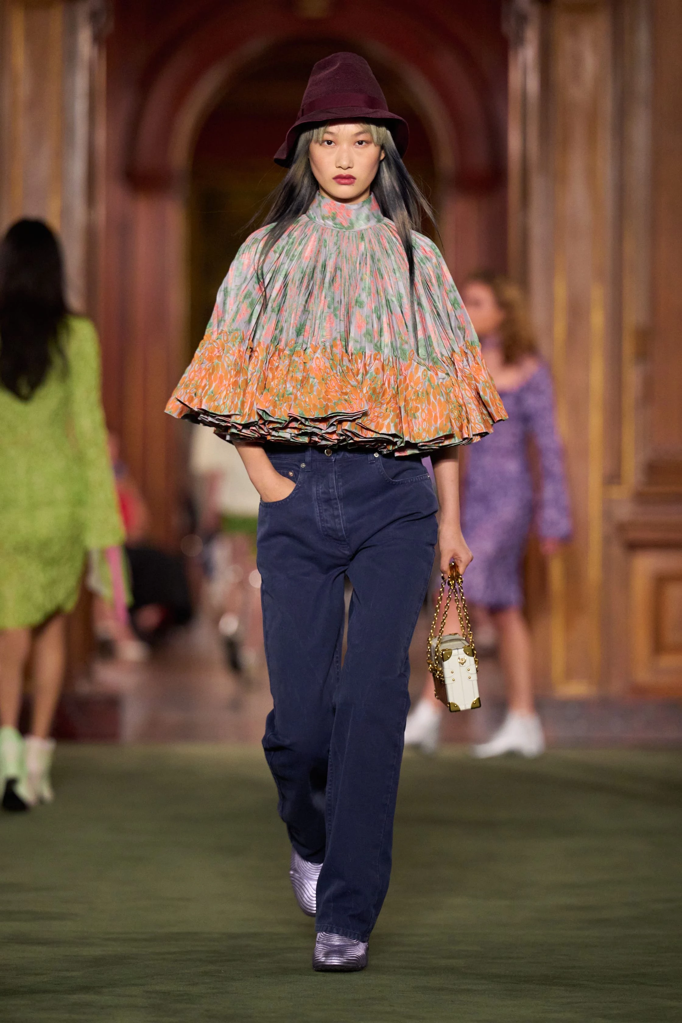Louis Vuitton Cruise 2027: основні моменти нової збірки
5