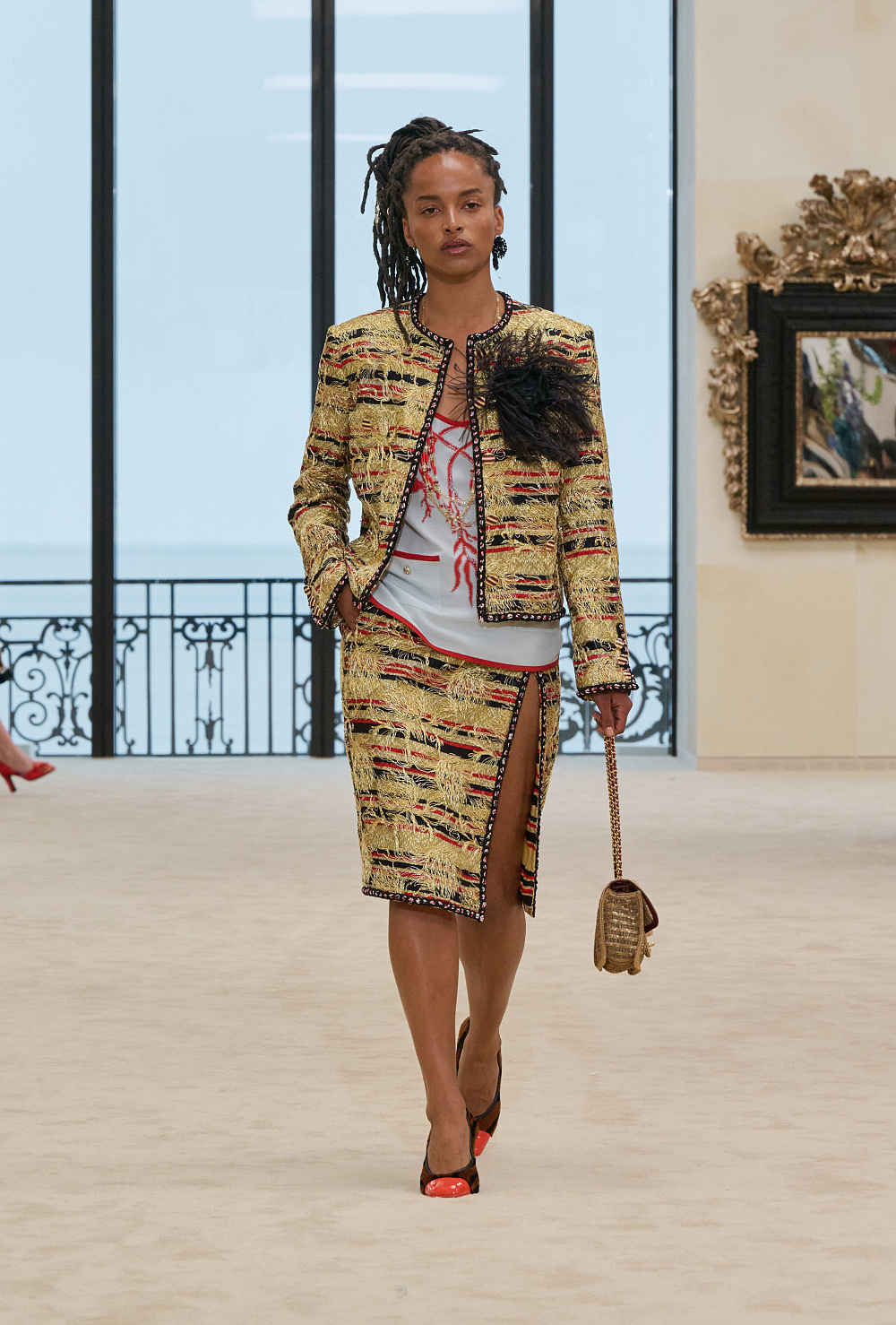 Назад до коріння: круїзна лінія Chanel 2026/27, дебют у знаковій Біарріц
60