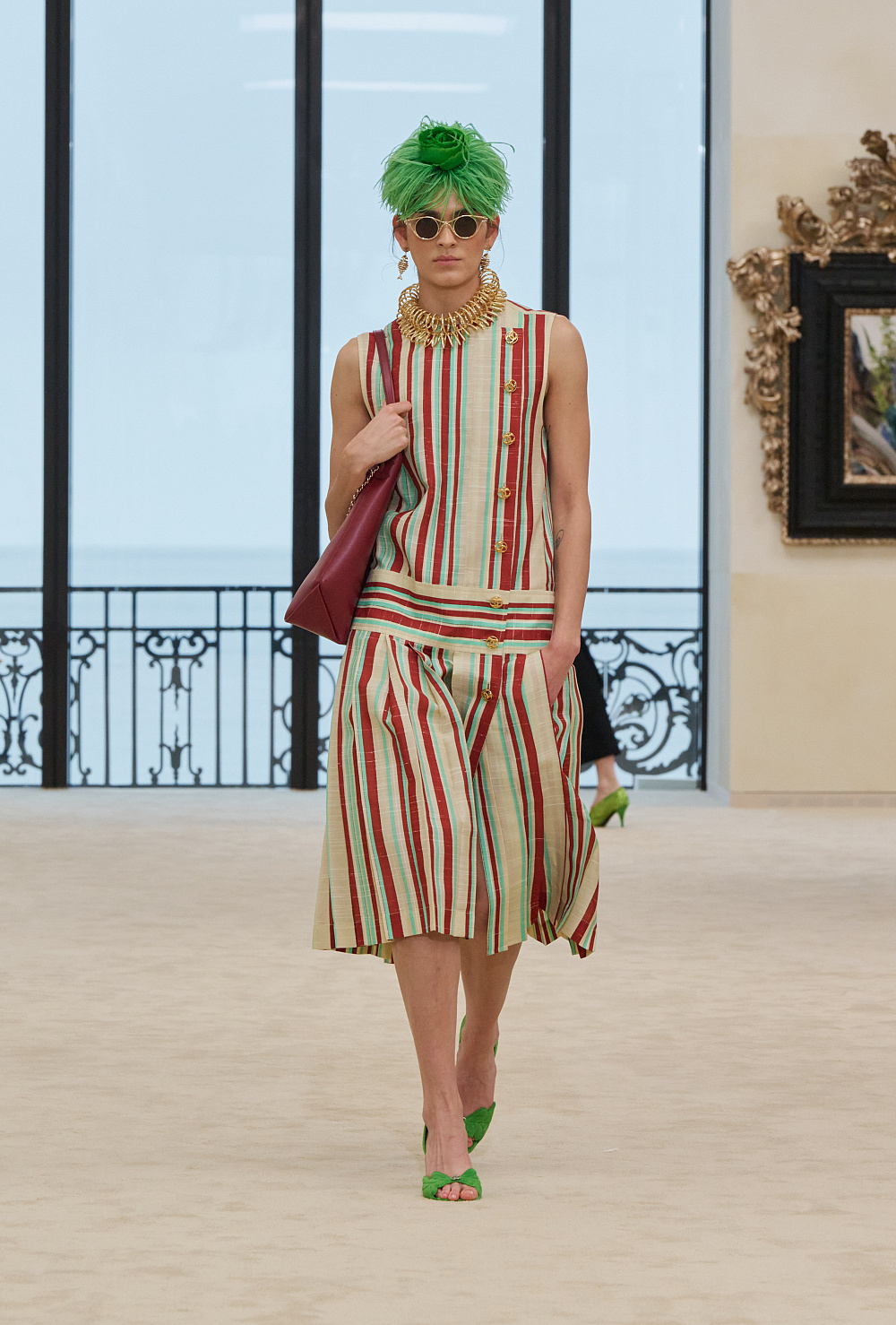Назад до коріння: круїзна лінія Chanel 2026/27, дебют у знаковій Біарріц
63