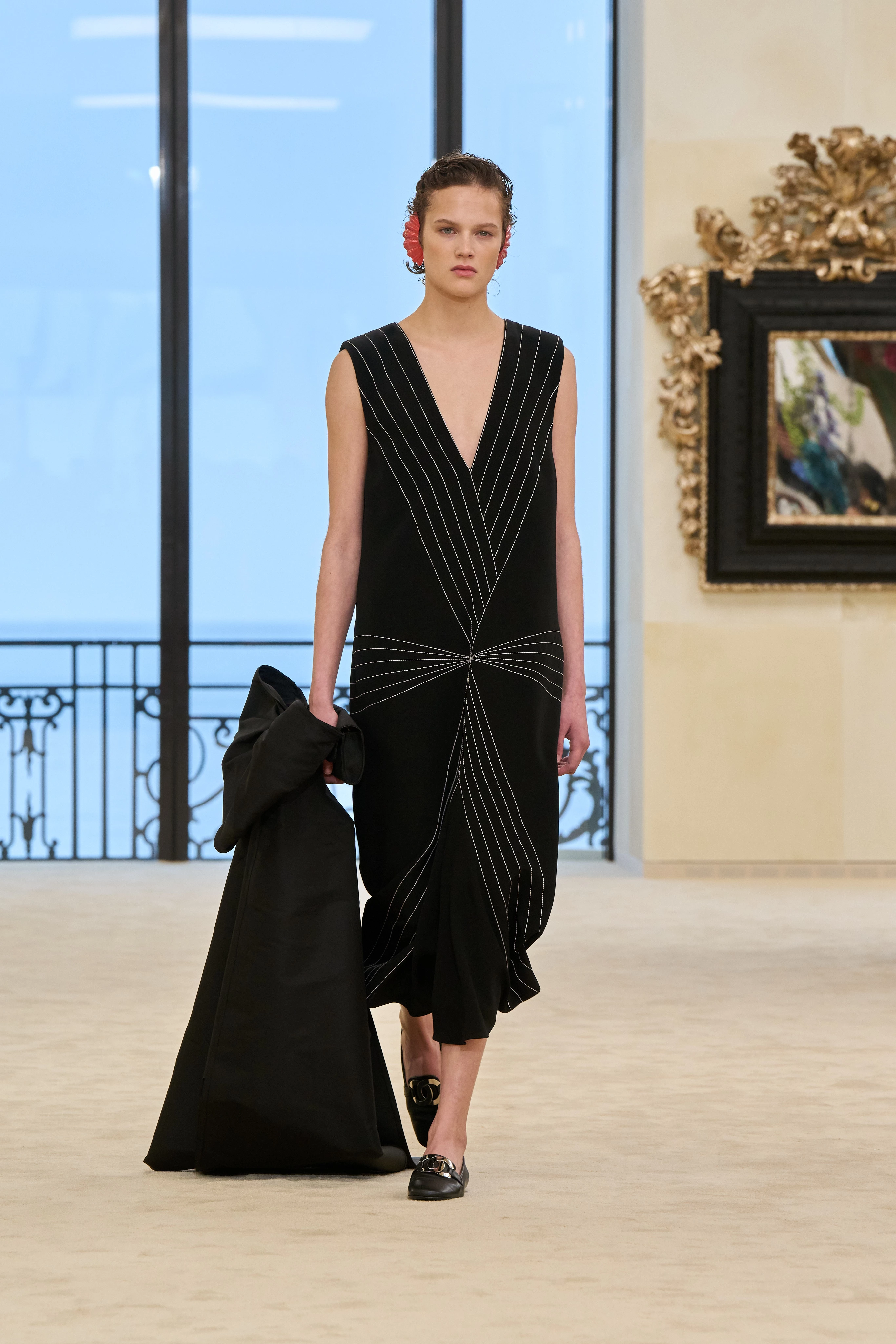 Ефектне відродження: Chanel показали свіжу круїзну лінію в Біарриці
4