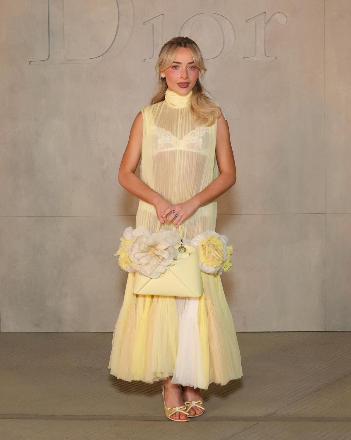 Зірки на показі Dior Cruise 2027: Майлі Сайрус, Сабріна Карпентер, Аль Пачіно та інші.
2
