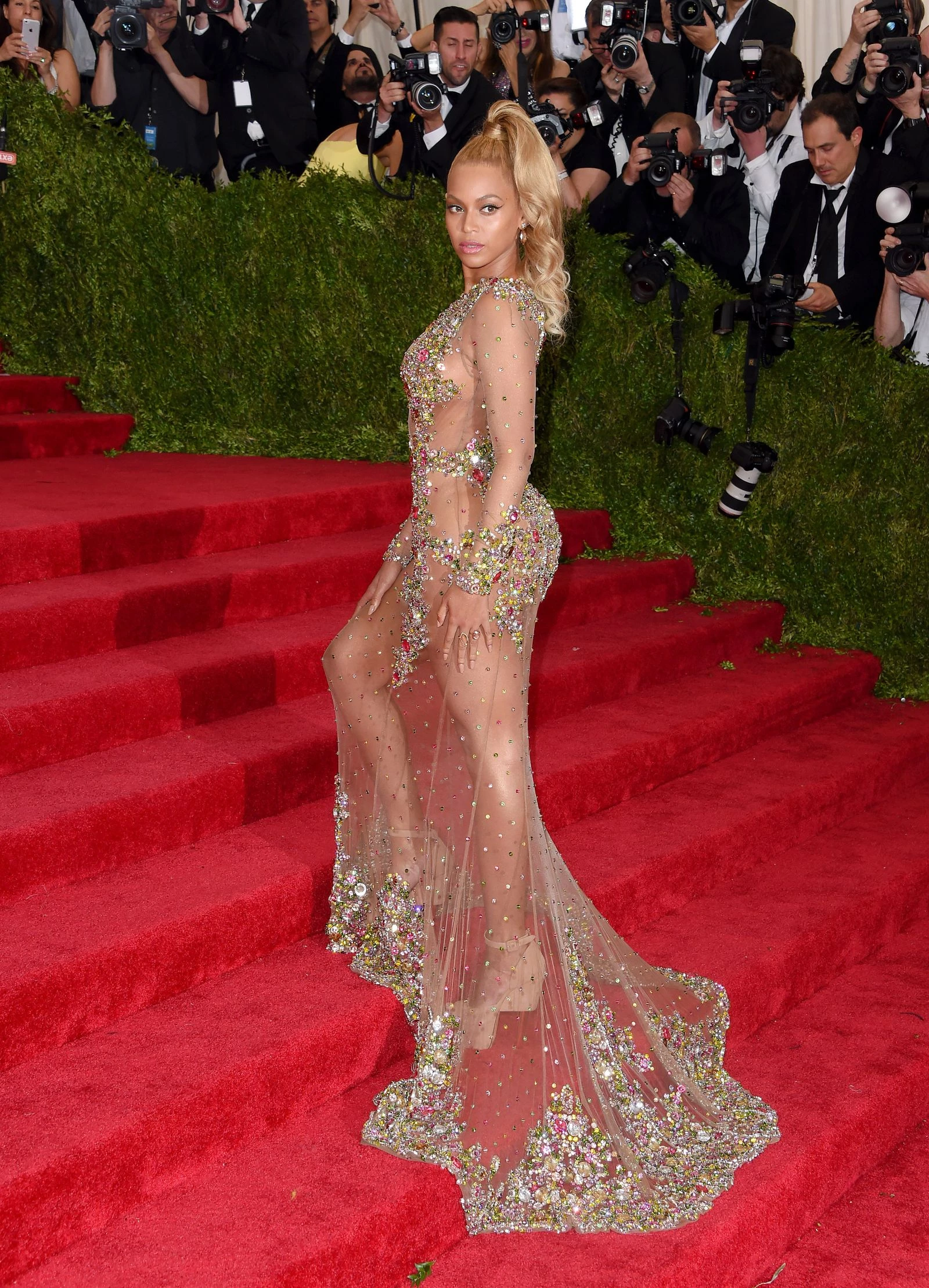 7 знакових образів Бейонсе з Met Gala, що змінили світ моди
2