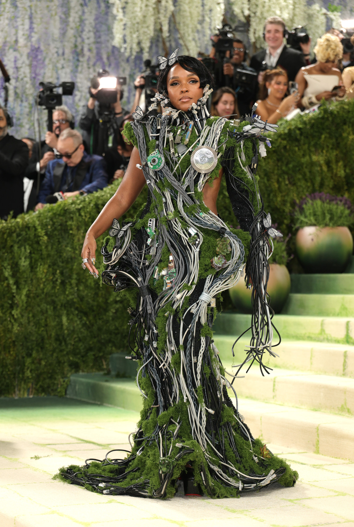 Met Gala 2026: Топ-16 найефектніших жіночих появ на червоному хіднику
15