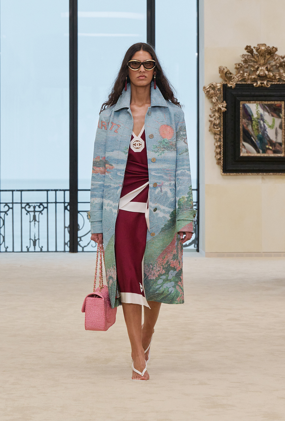 Назад до коріння: круїзна лінія Chanel 2026/27, дебют у знаковій Біарріц
37