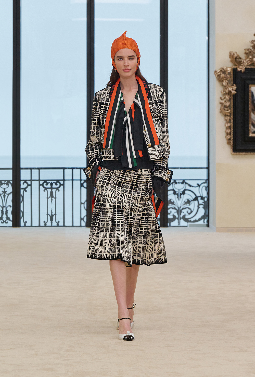 Назад до коріння: круїзна лінія Chanel 2026/27, дебют у знаковій Біарріц
45