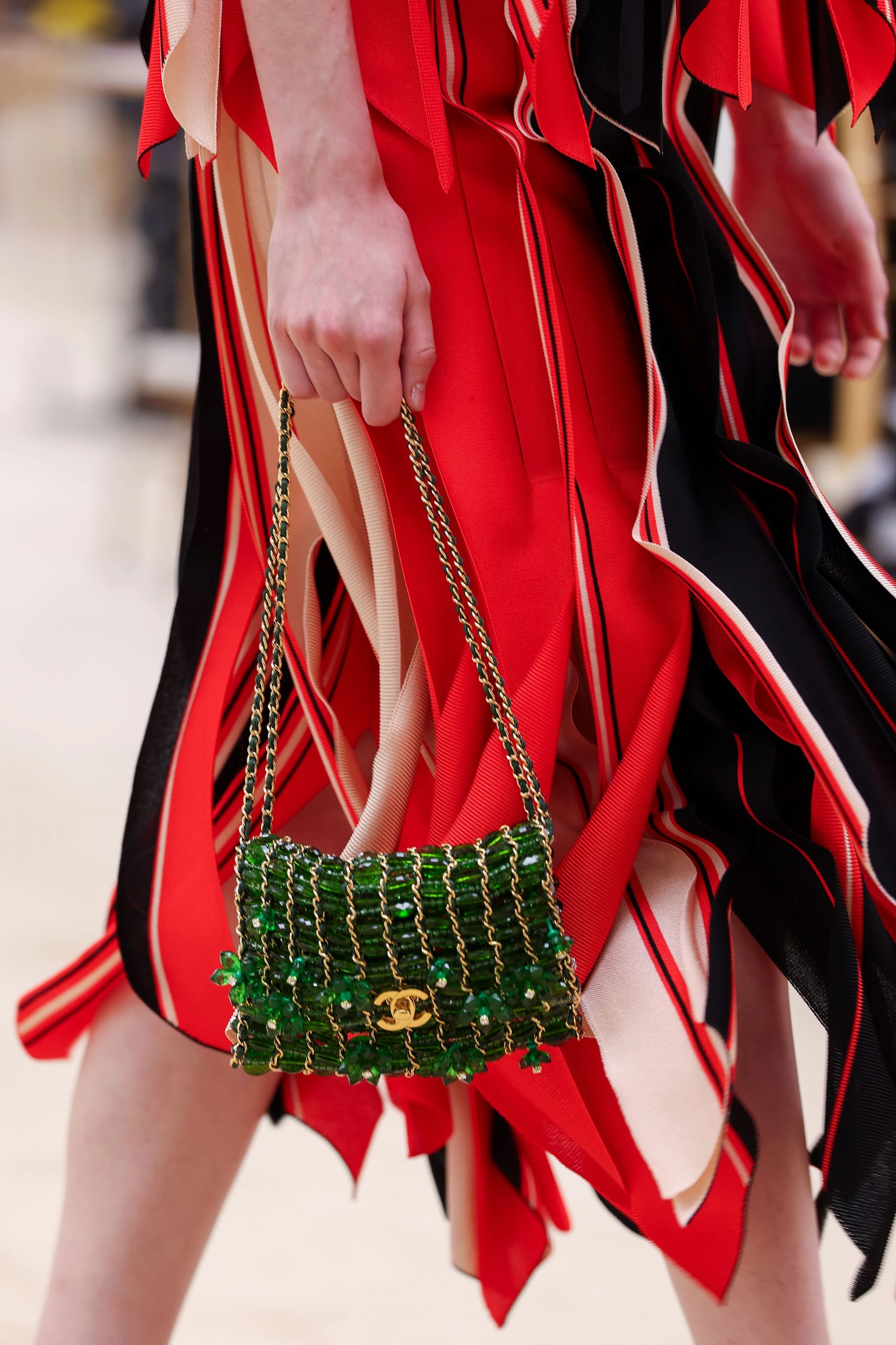 22 сумки з нової лінійки Chanel, що ідеально підійдуть для відпочинку.
1