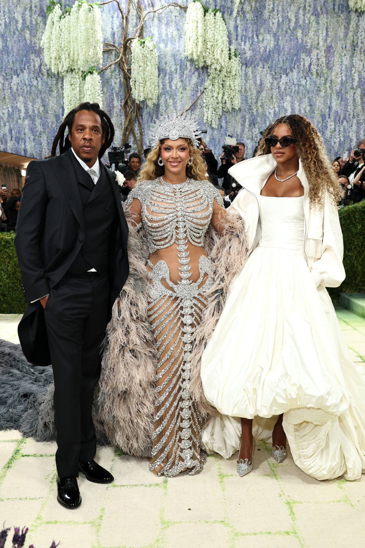 Романтика Met Gala 2026: чарівні дуети на червоному хіднику балу моди.
1