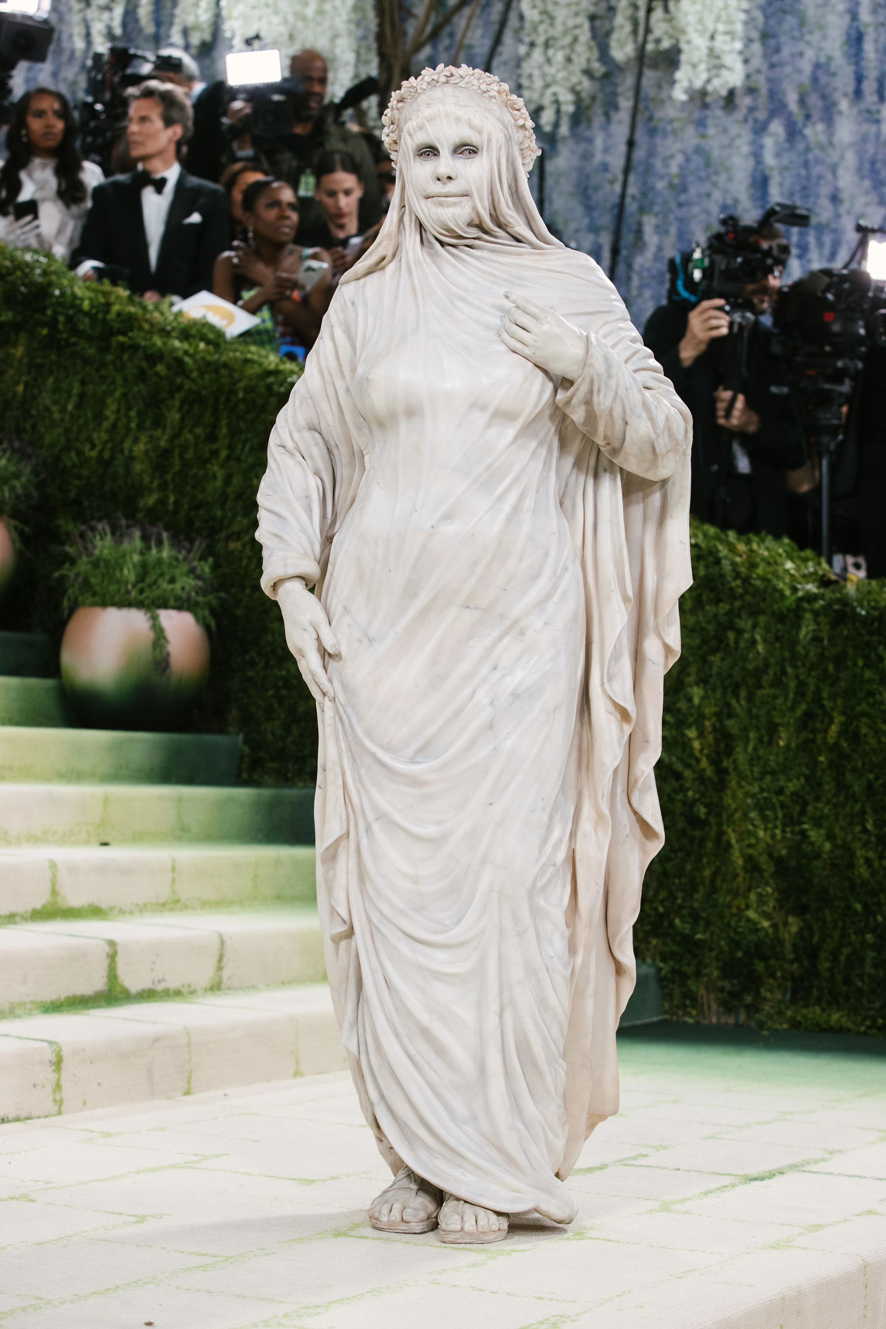 Мистецтво зустрічає подіум: 10 видатних мистецьких алюзій на Met Gala 2026
10