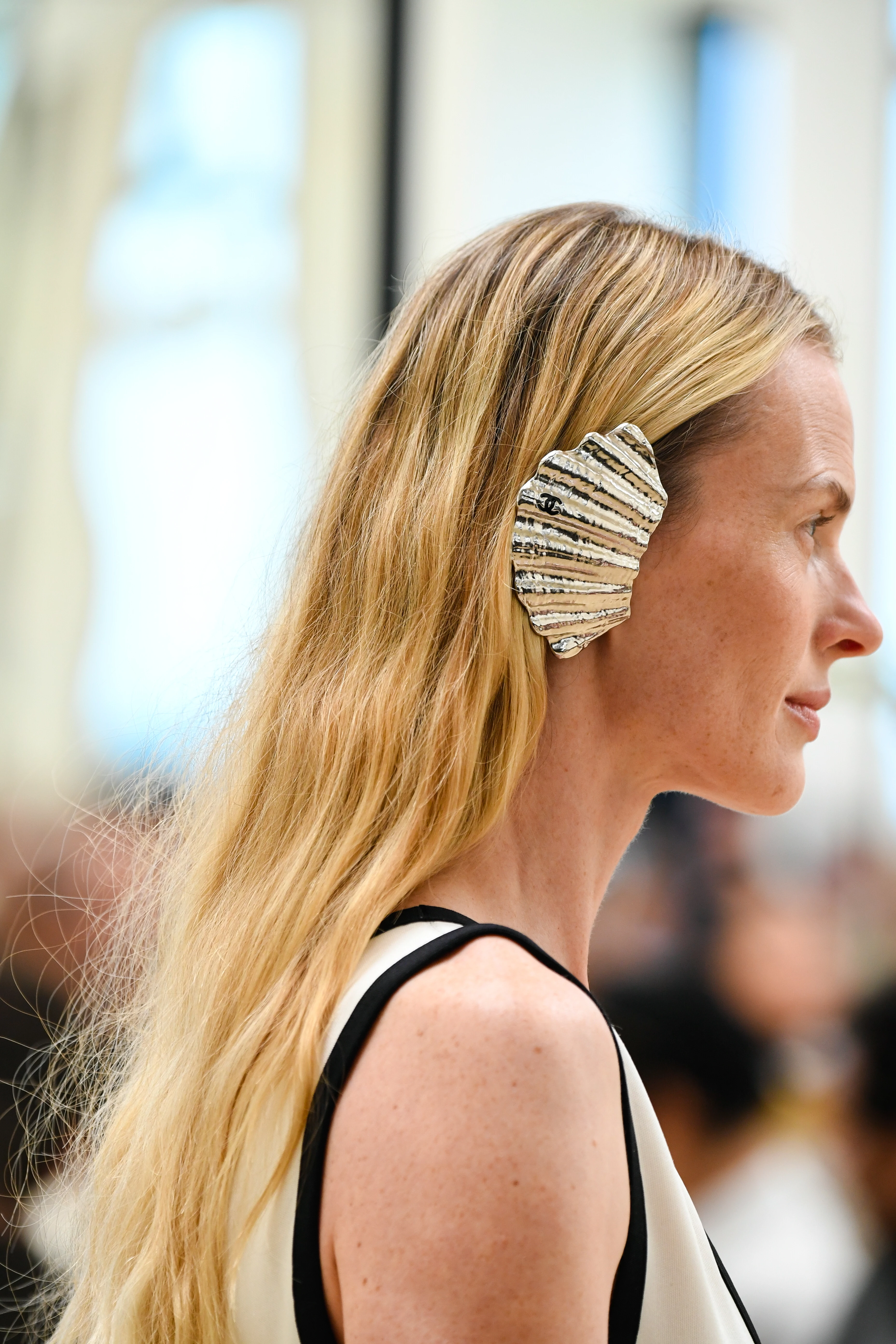 Ефектне відродження: Chanel показали свіжу круїзну лінію в Біарриці
12