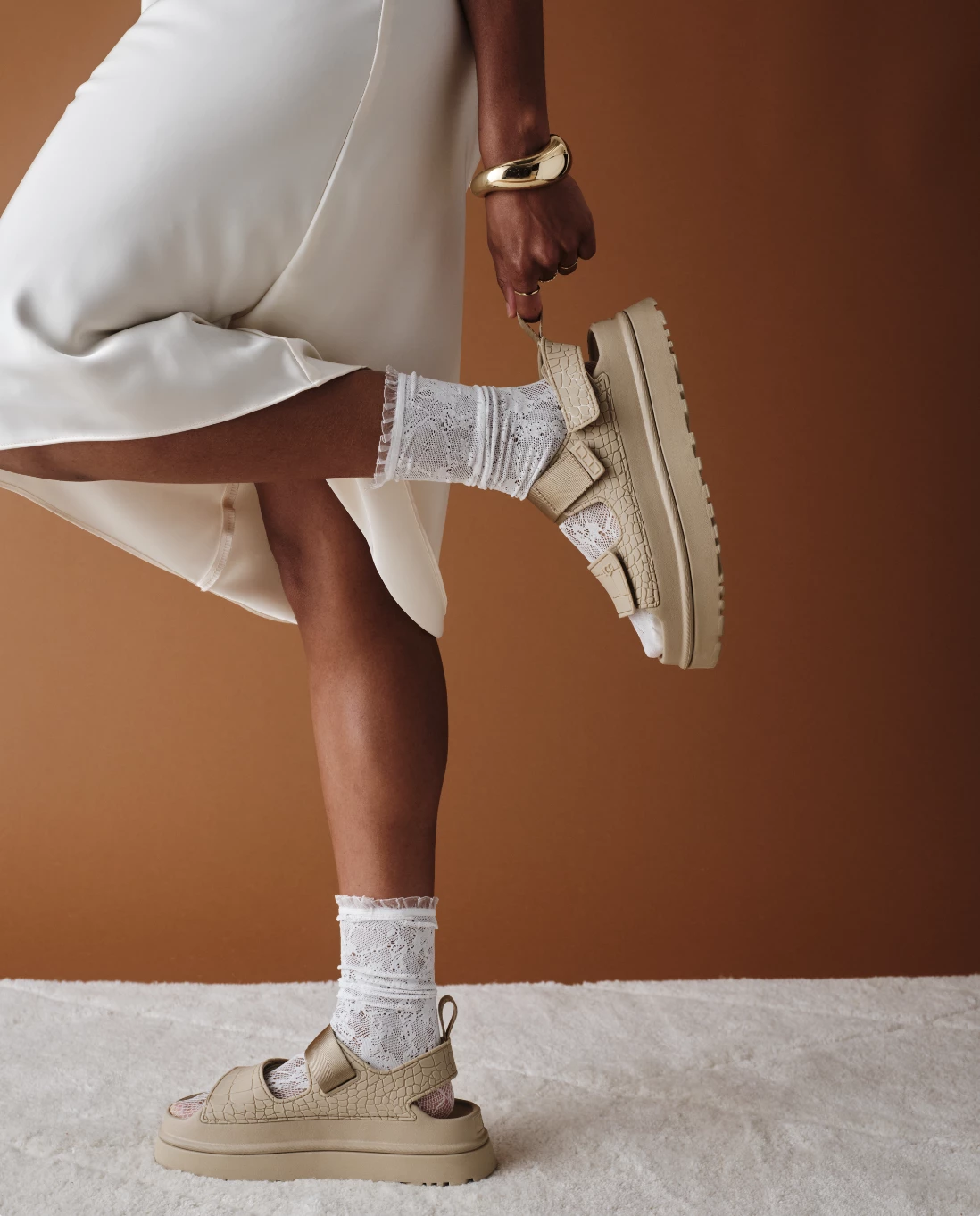 Vogue UA Рекомендує: літні черевички UGG, від яких неможливо відвести погляд3