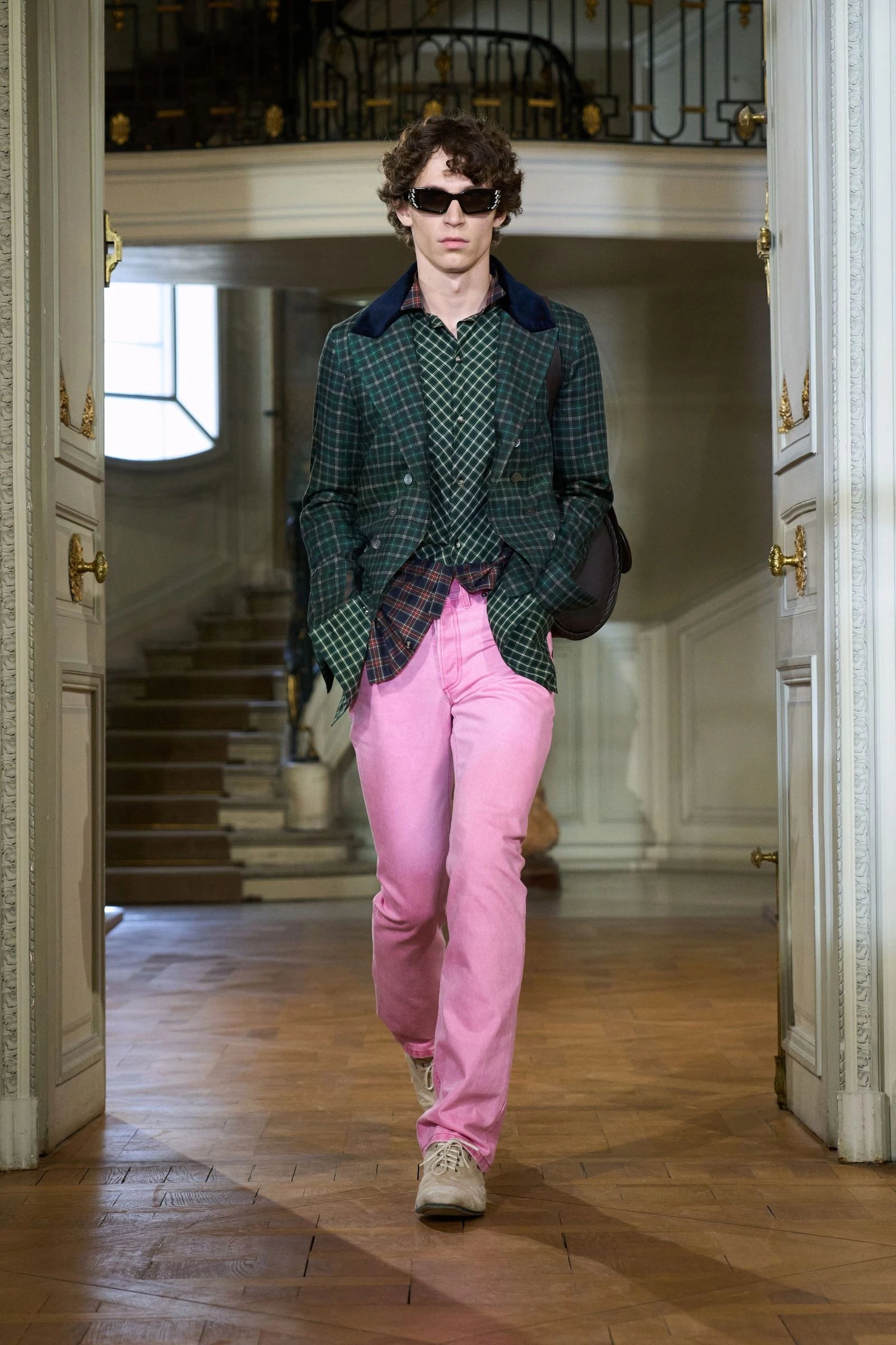 Dior Sleepover: Jonathan Anderson Unveils the Year's Most Talked-About Men's Collection3