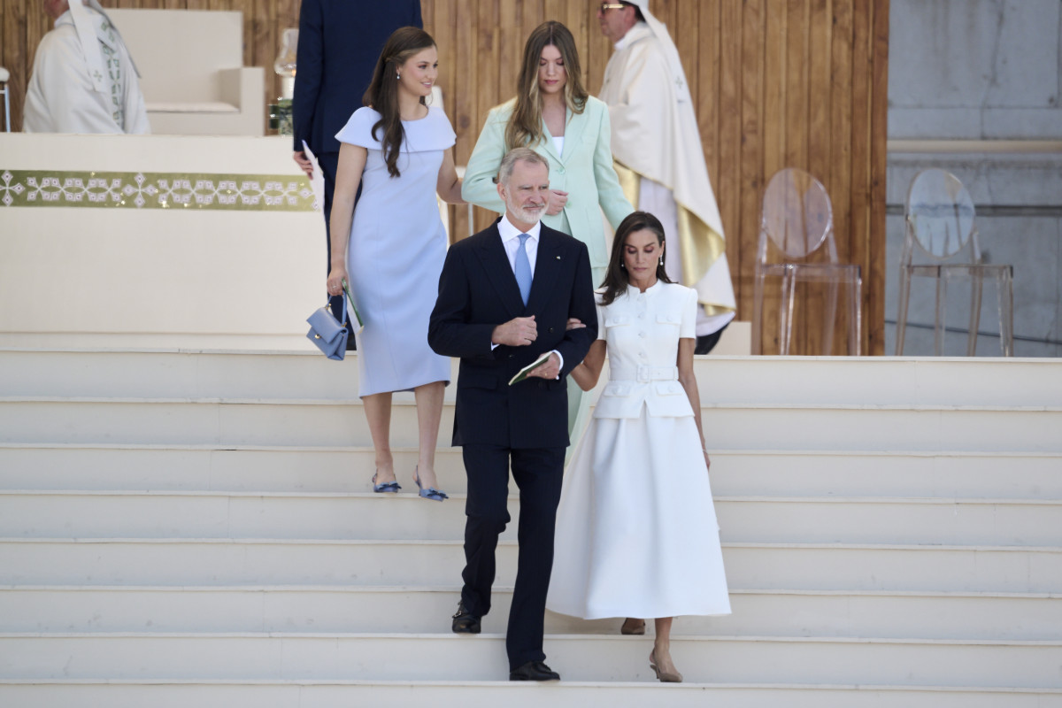 Total white look – найкращий вибір на літо-2026, і це вже доводить королева Летиція0