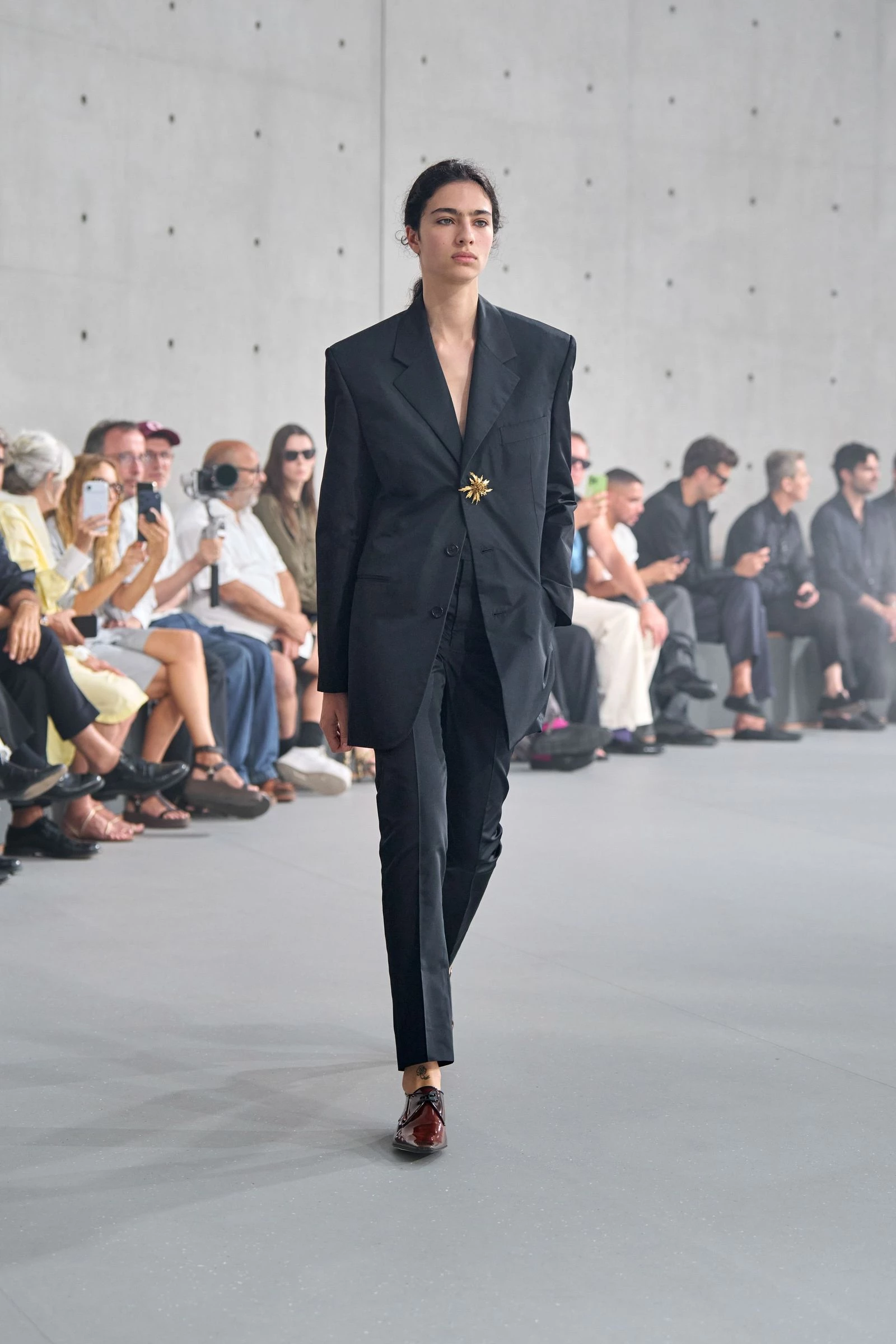 Saint Laurent відродив найвишуканіший літній стиль, додавши йому зухвалості2