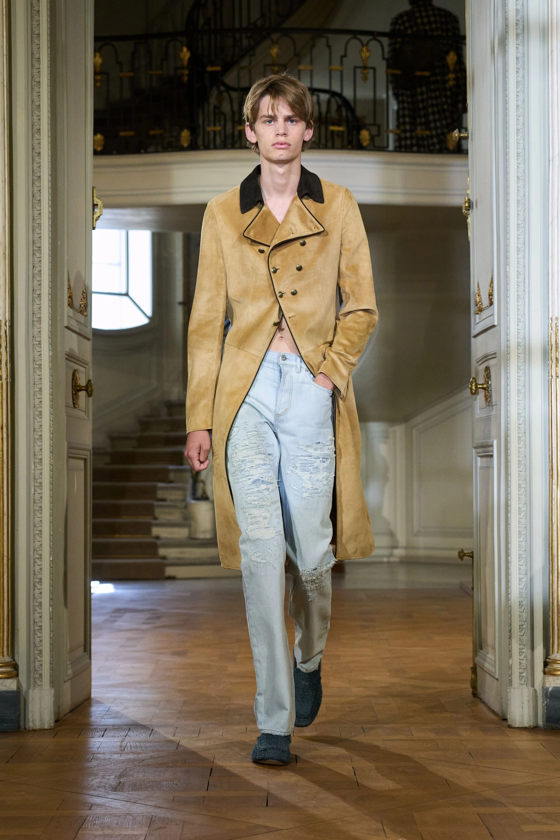 Dior Sleepover: Jonathan Anderson Unveils the Year's Most Talked-About Men's Collection6
