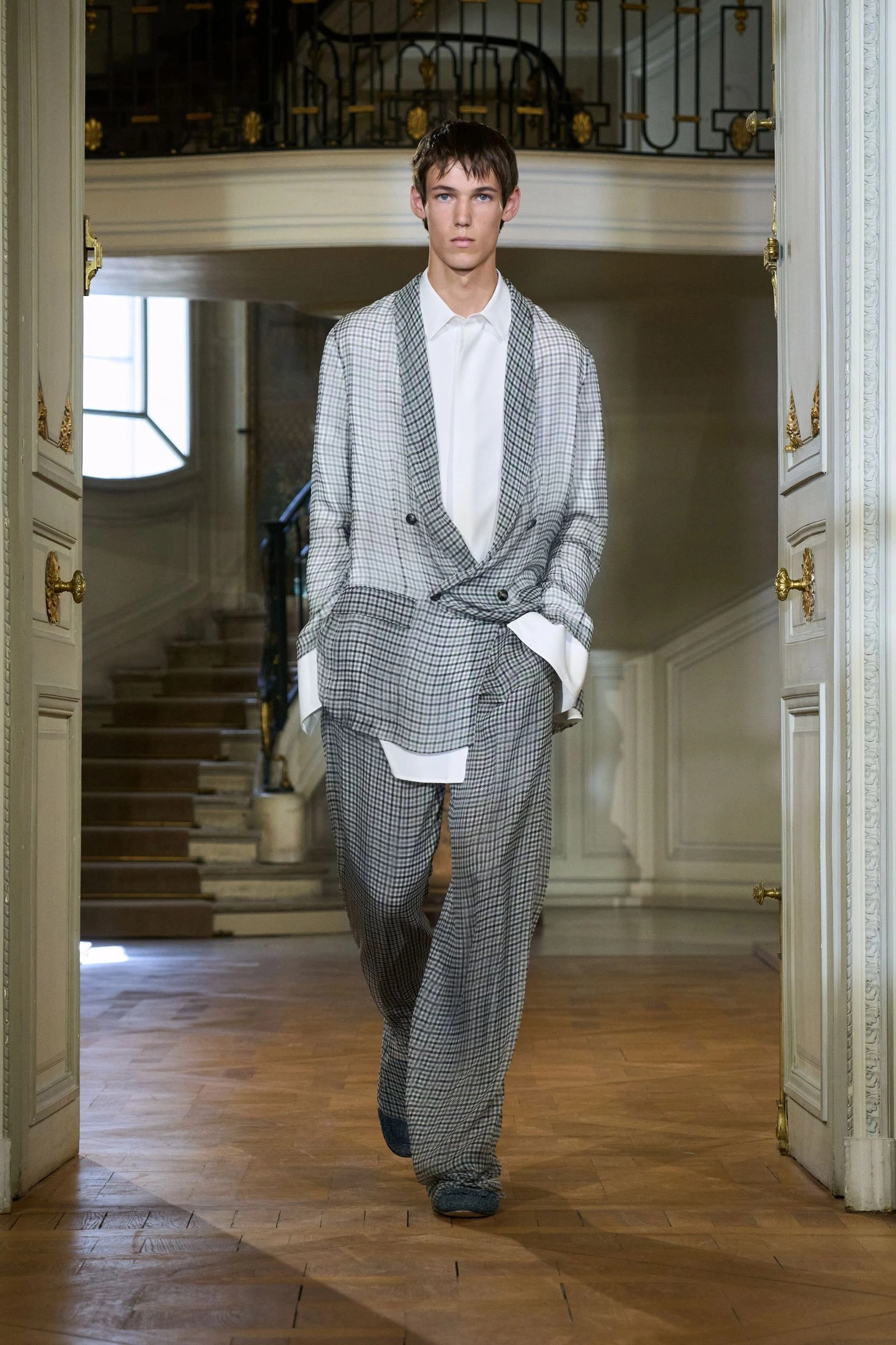 Dior Sleepover: Jonathan Anderson Unveils the Year's Most Talked-About Men's Collection4