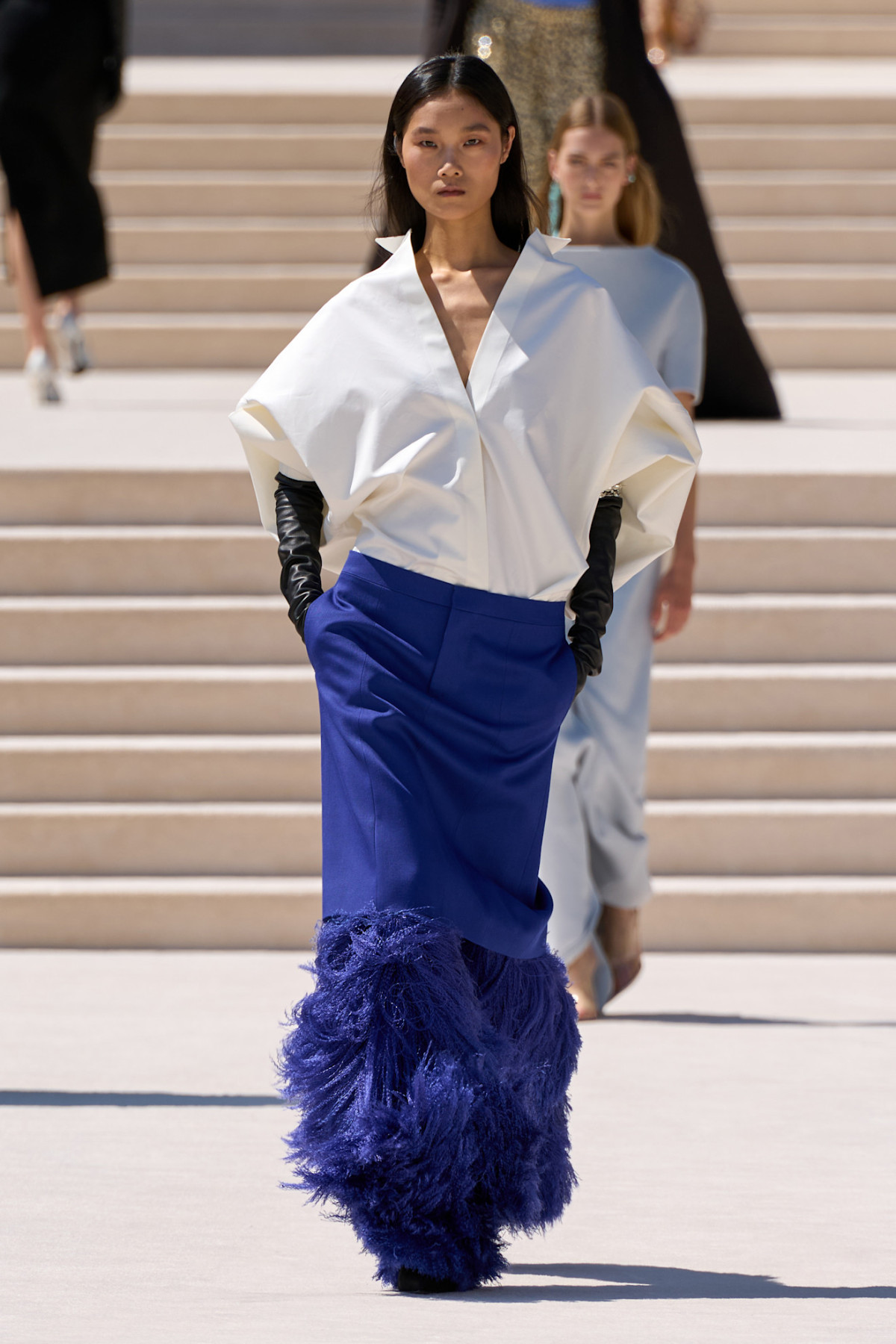 Новий етап Balenciaga: П'єрпаоло Піччолі створив кутюр, схожий на мрію37