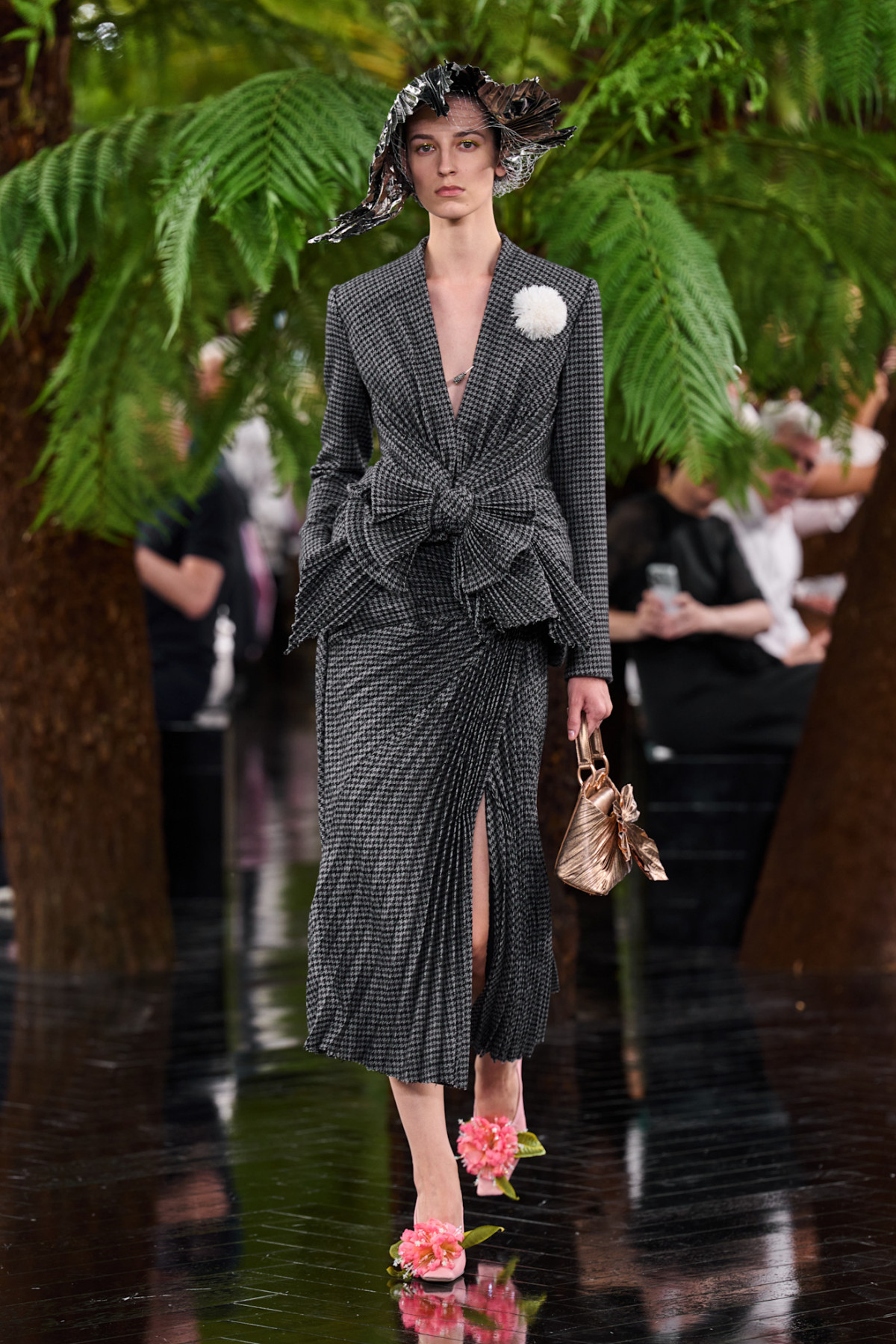 Екзотичний сад на високій моді Christian Dior18