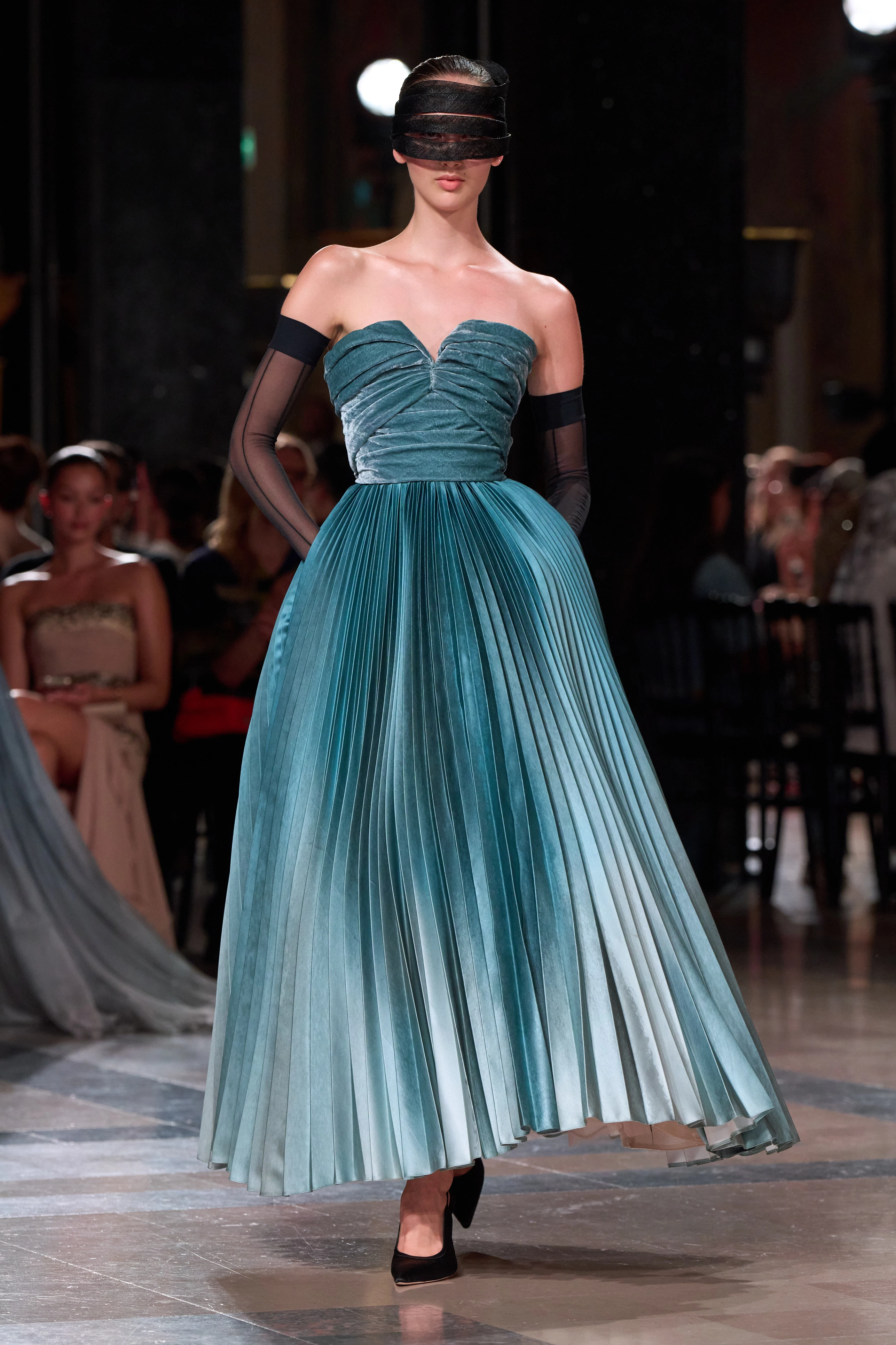 Вишукана класика: вишукана колекція Elie Saab Couture осінь-зима 2026/271