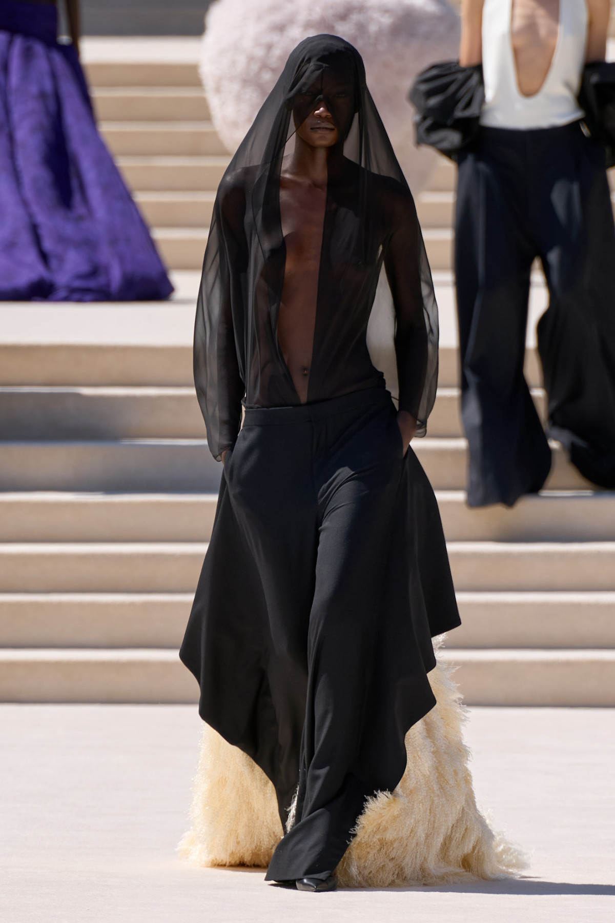 Новий етап Balenciaga: П'єрпаоло Піччолі створив кутюр, схожий на мрію33