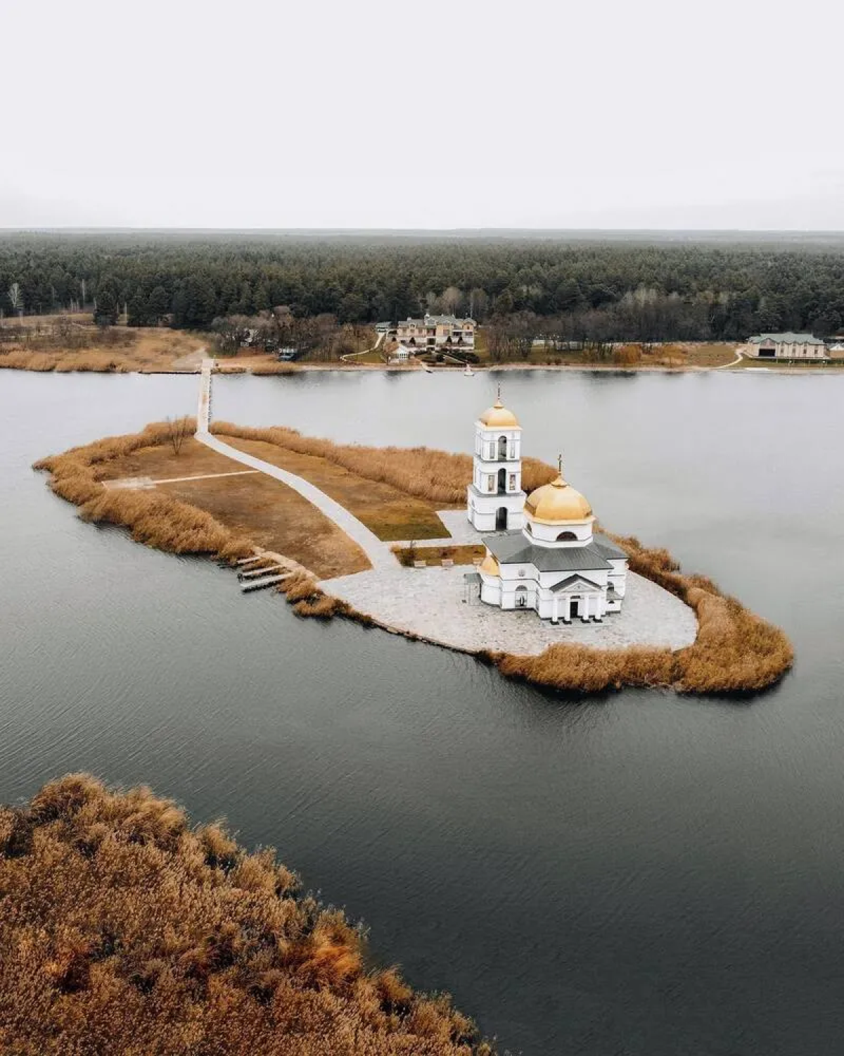 10 несподіваних архітектурних скарбів України, вартих уваги хоча б раз