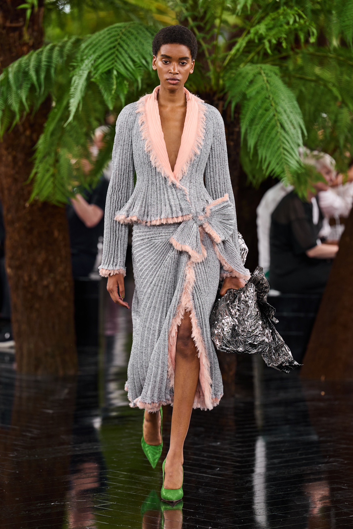 Екзотичний сад на високій моді Christian Dior22