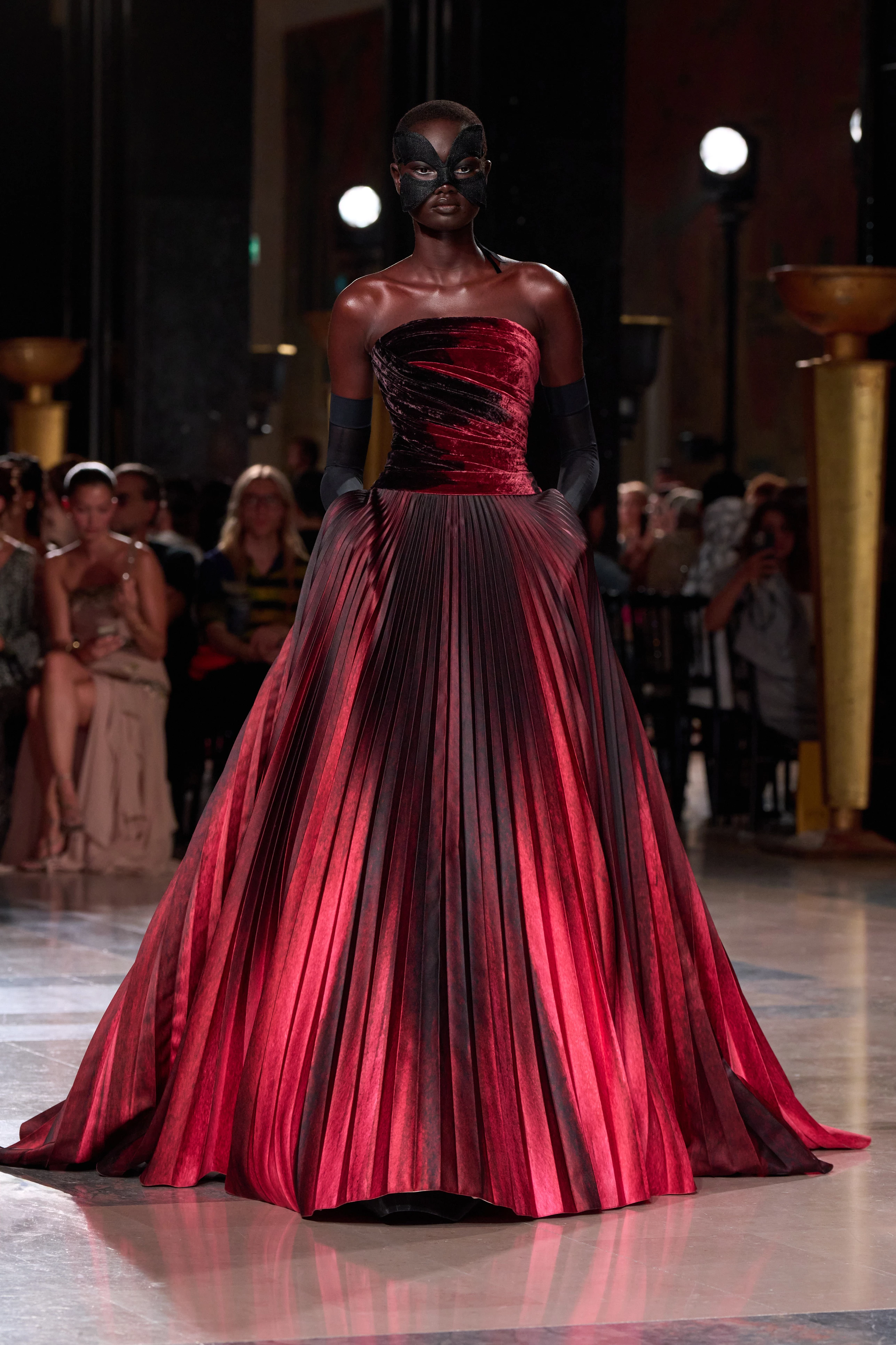 Вишукана класика: вишукана колекція Elie Saab Couture осінь-зима 2026/273