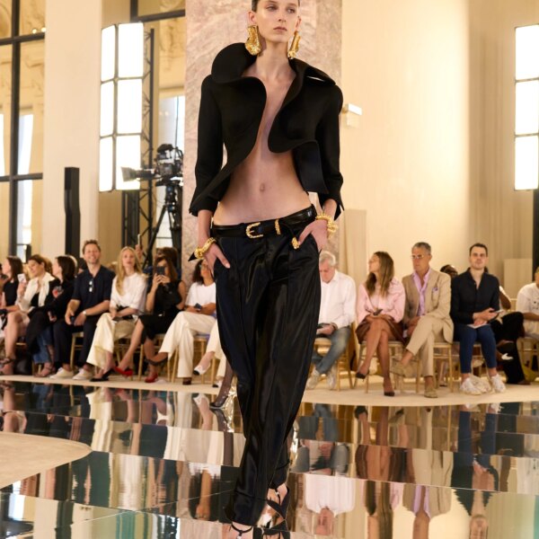 Schiaparelli’s Latest Collection Blurs the Lines Between Fashion and Art