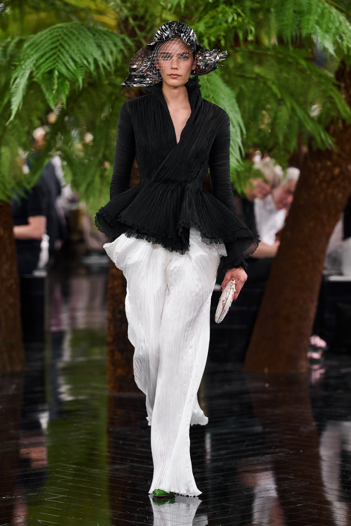 Екзотичний сад на високій моді Christian Dior17