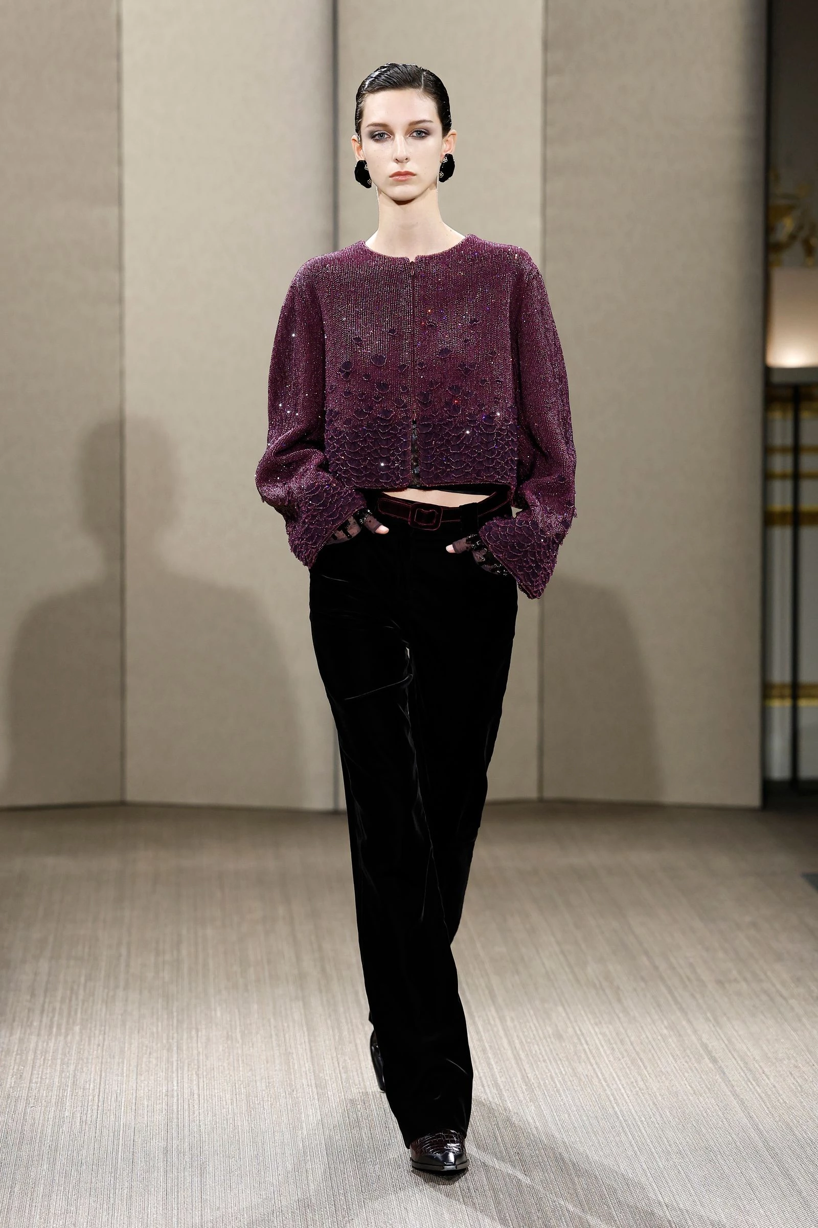 Нова колекція Armani Privé зачаровує стриманою елегантністю відразу.3