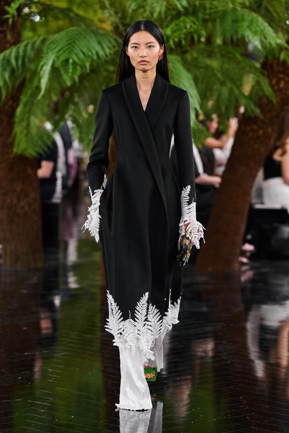 Екзотичний сад на високій моді Christian Dior40