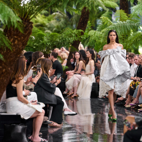 Екзотичний сад на високій моді Christian Dior
