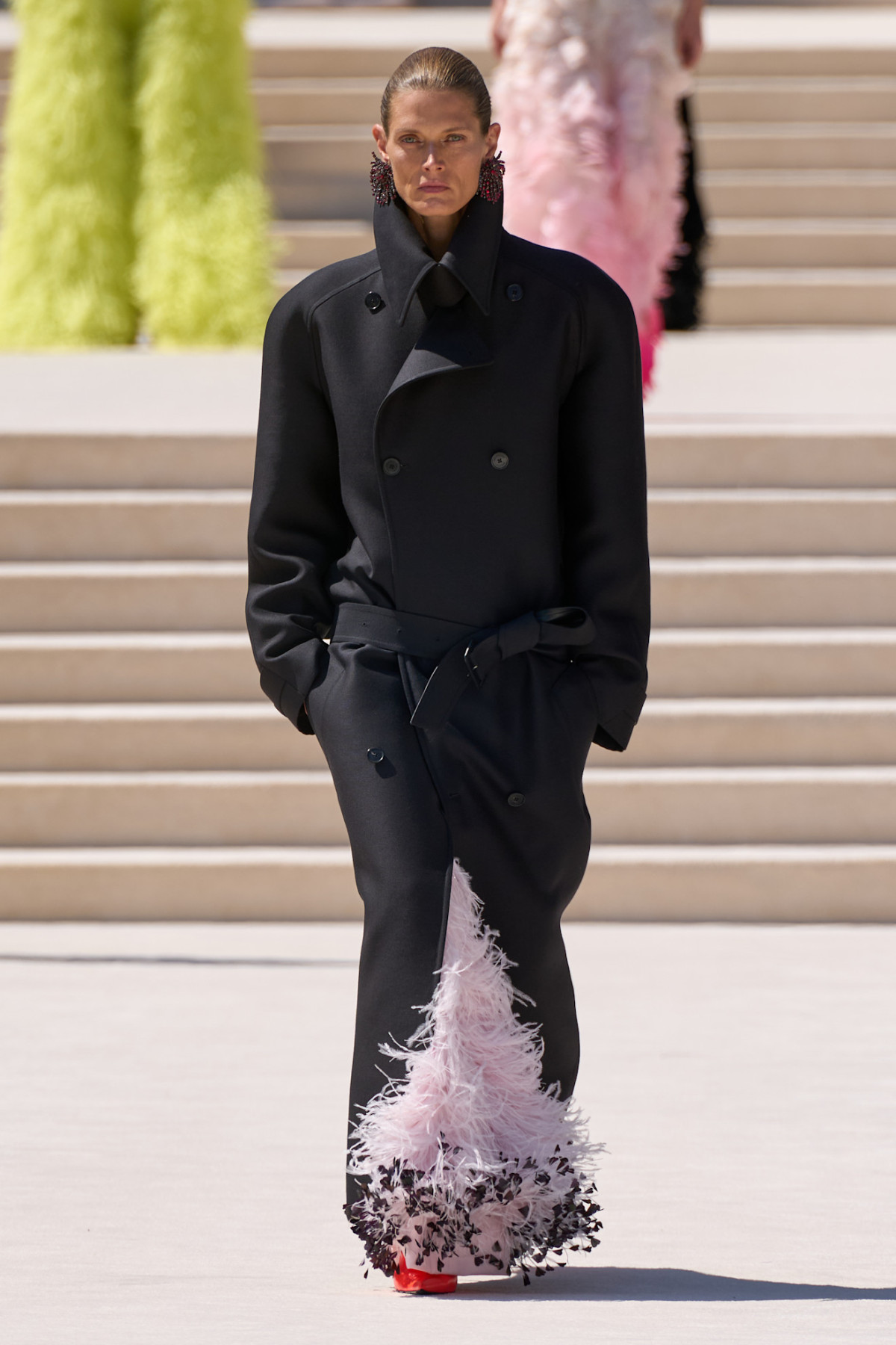 Новий етап Balenciaga: П'єрпаоло Піччолі створив кутюр, схожий на мрію28