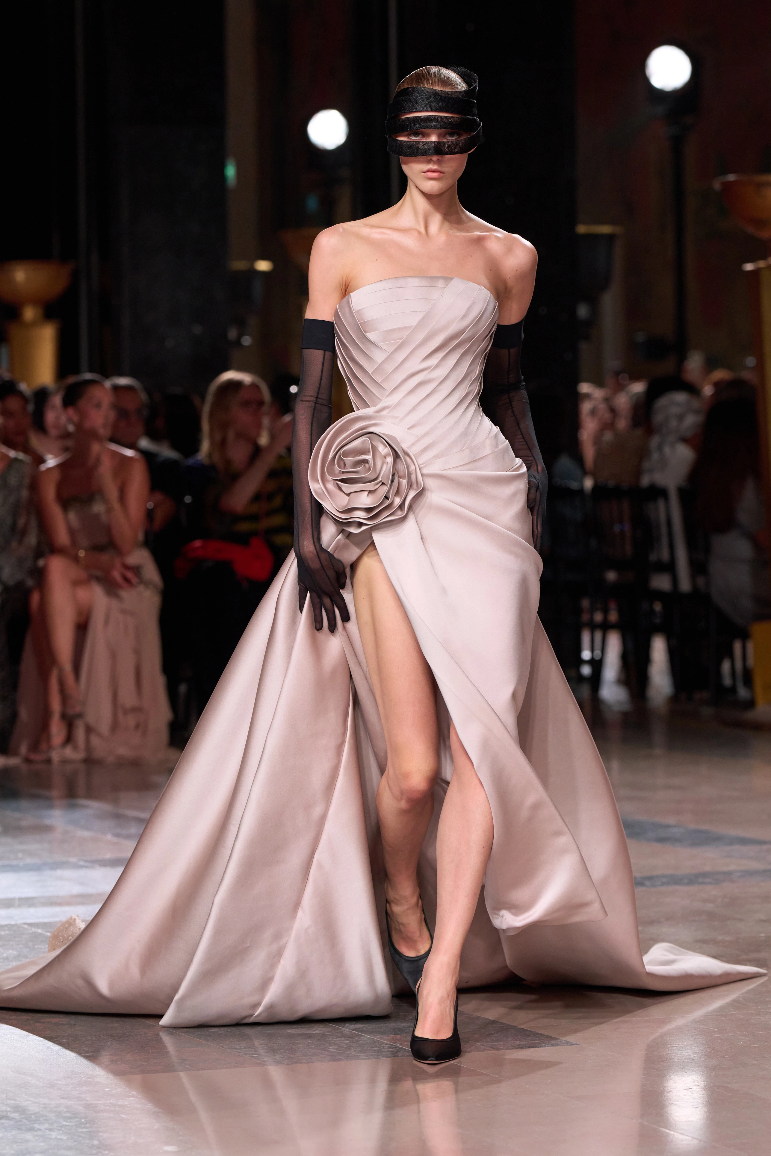 Вишукана класика: вишукана колекція Elie Saab Couture осінь-зима 2026/272