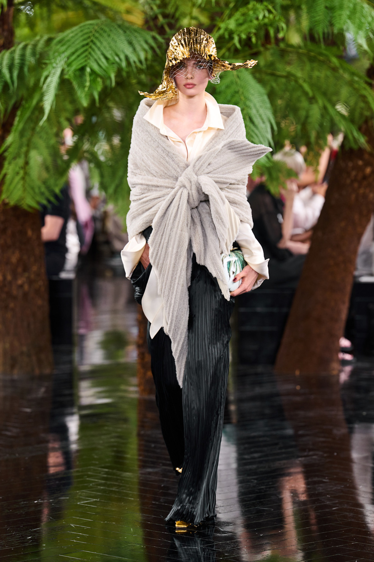 Екзотичний сад на високій моді Christian Dior7