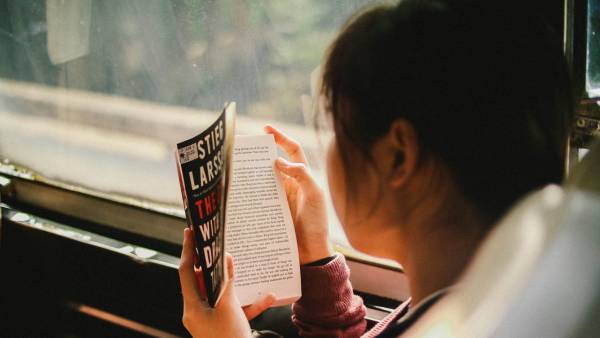 10 книг, які зроблять вашу подорож незабутньою